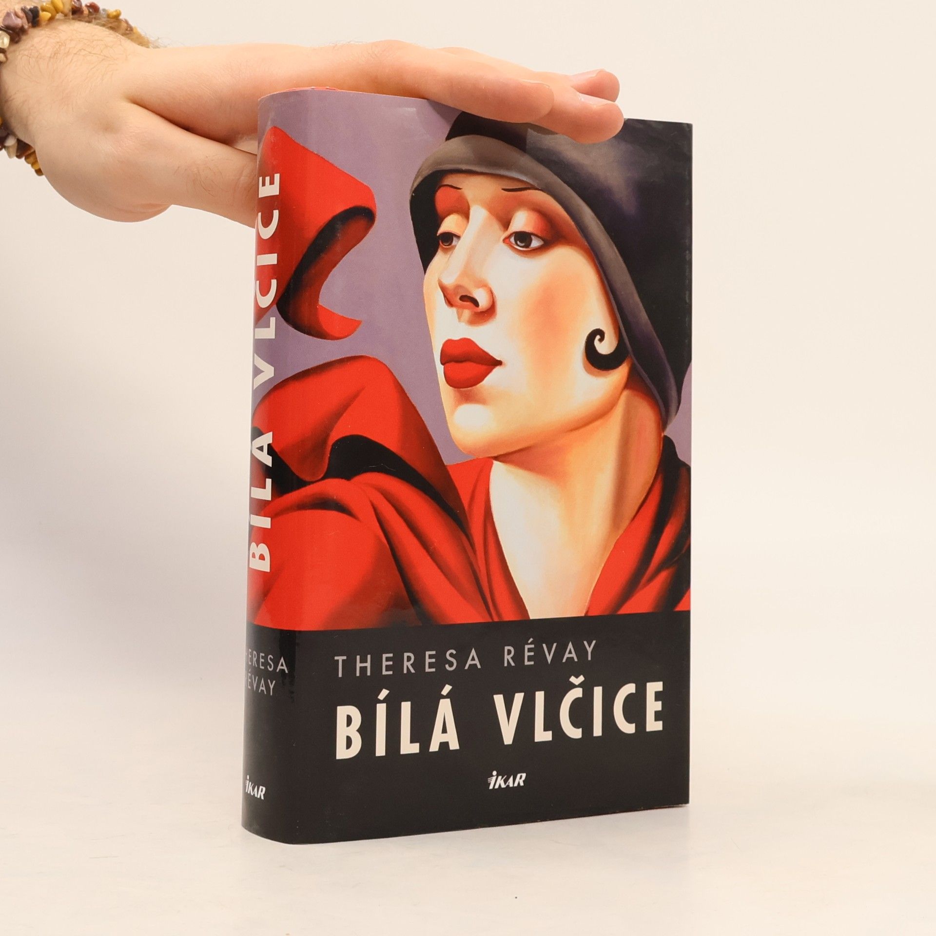 Theresa Révay Bílá vlčice