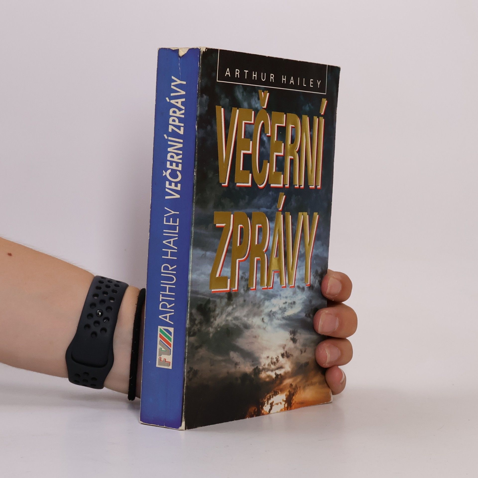 Arthur Hailey Večerní zprávy