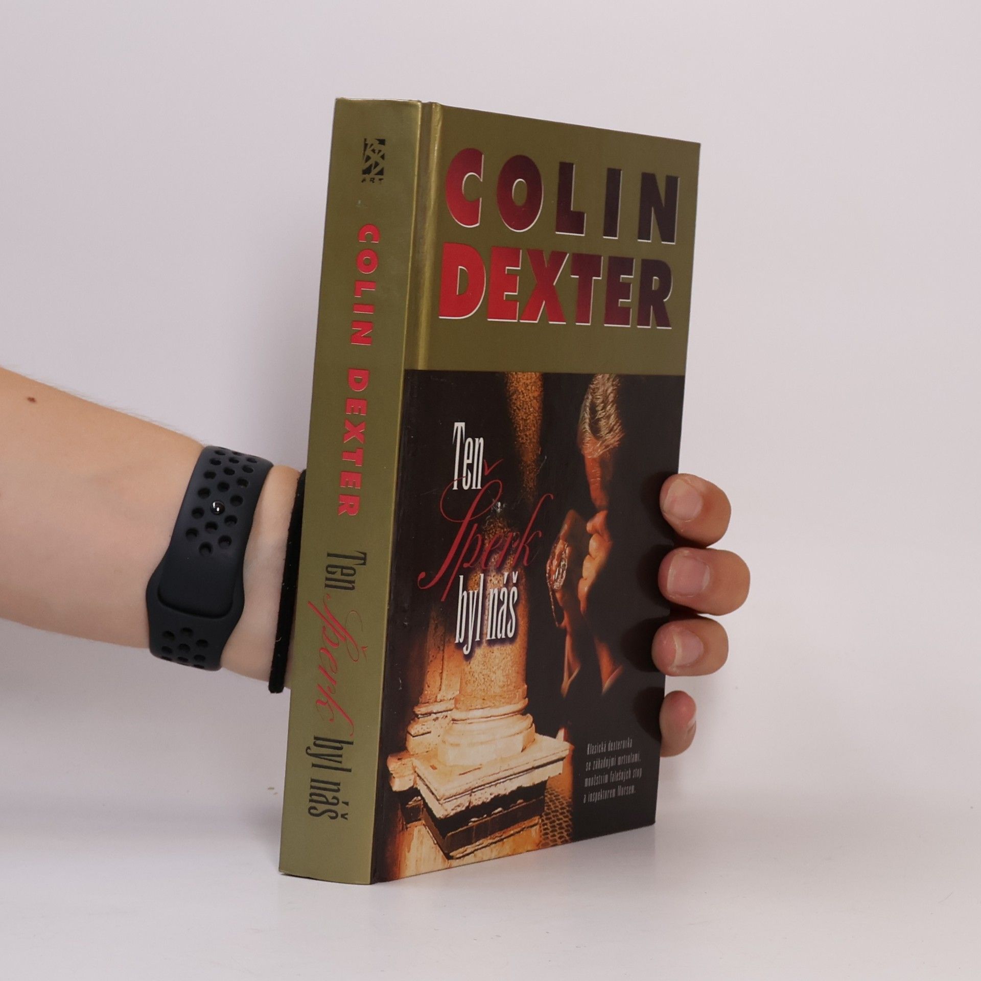 Dexter Colin Ten šperk byl náš