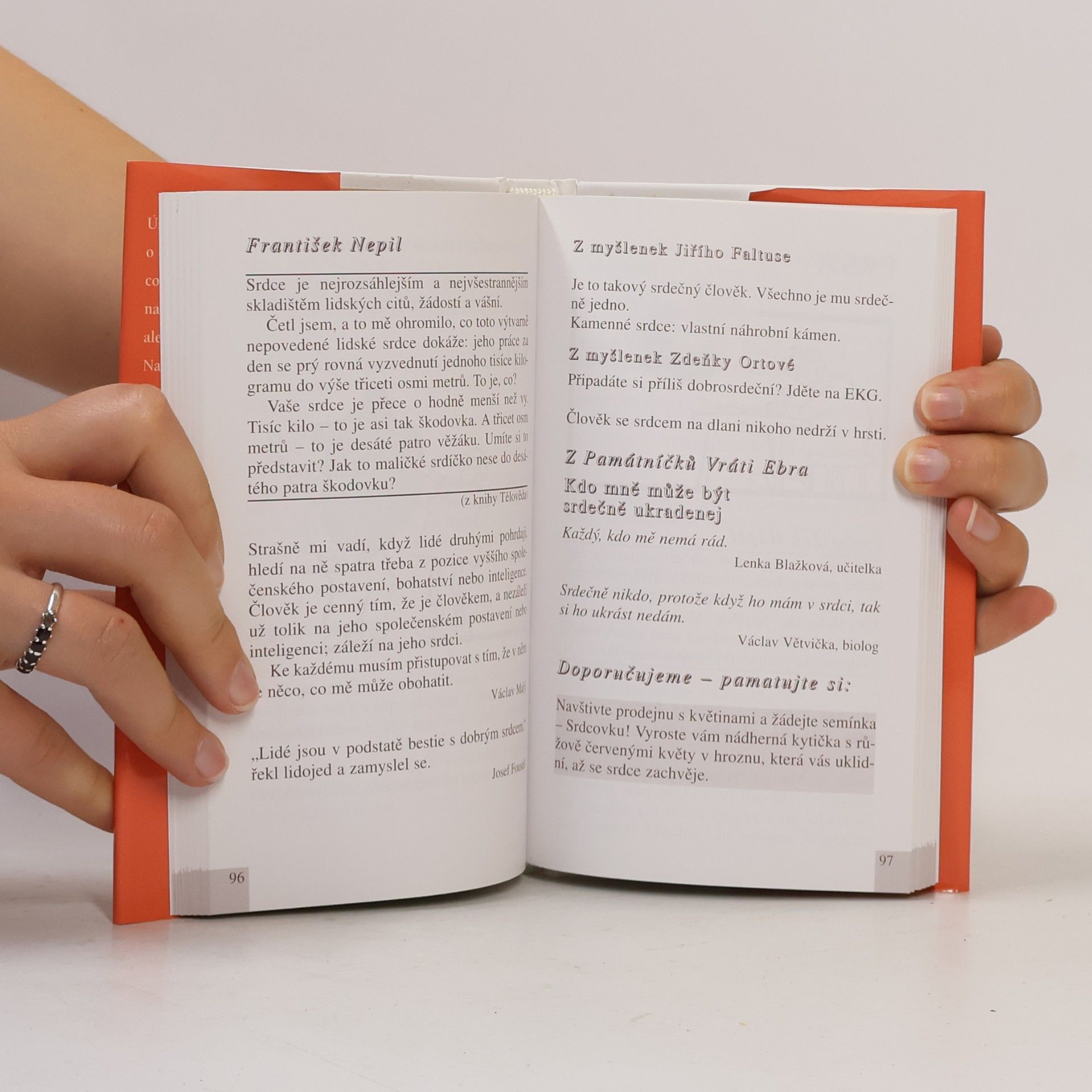 Vratislav Ebr Podoby těla: Netradiční almanach od hlavy až k patě : (včetně čtení o paměti a skleróze, spaní a chrápání, o nervech a nervácích)