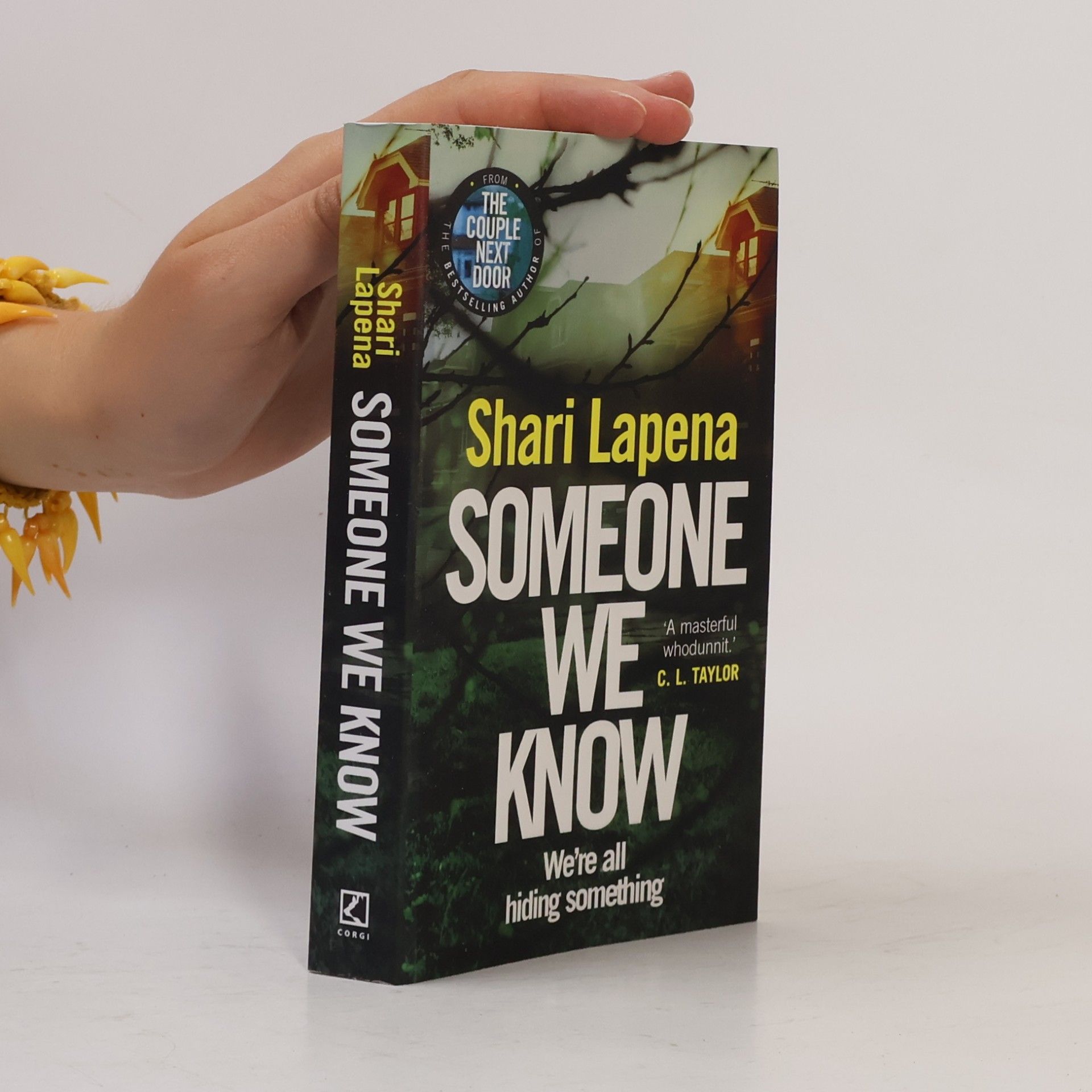 Shari Lapena Someone we know