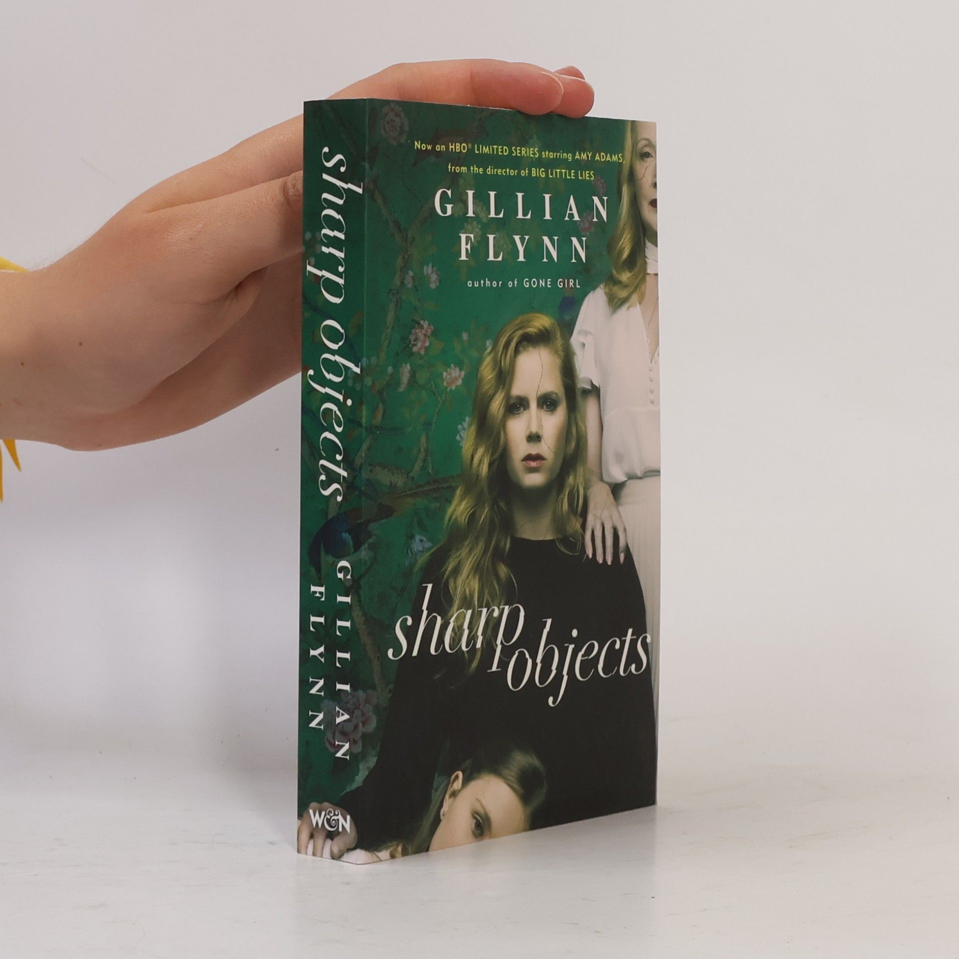 Gillian Flynn Sharp objects