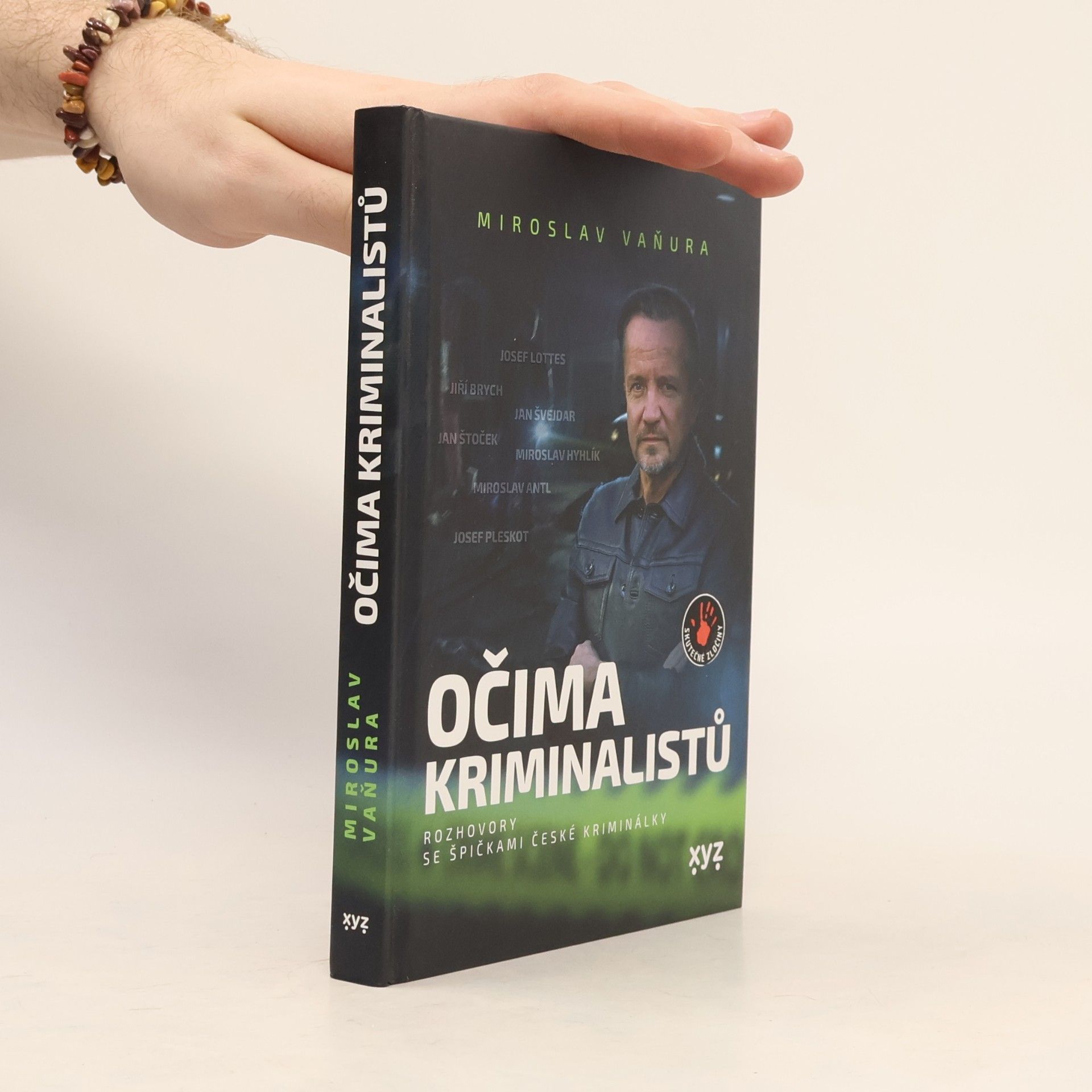 Miroslav Vaňura Očima kriminalistů : rozhovory se špičkami české kriminálky
