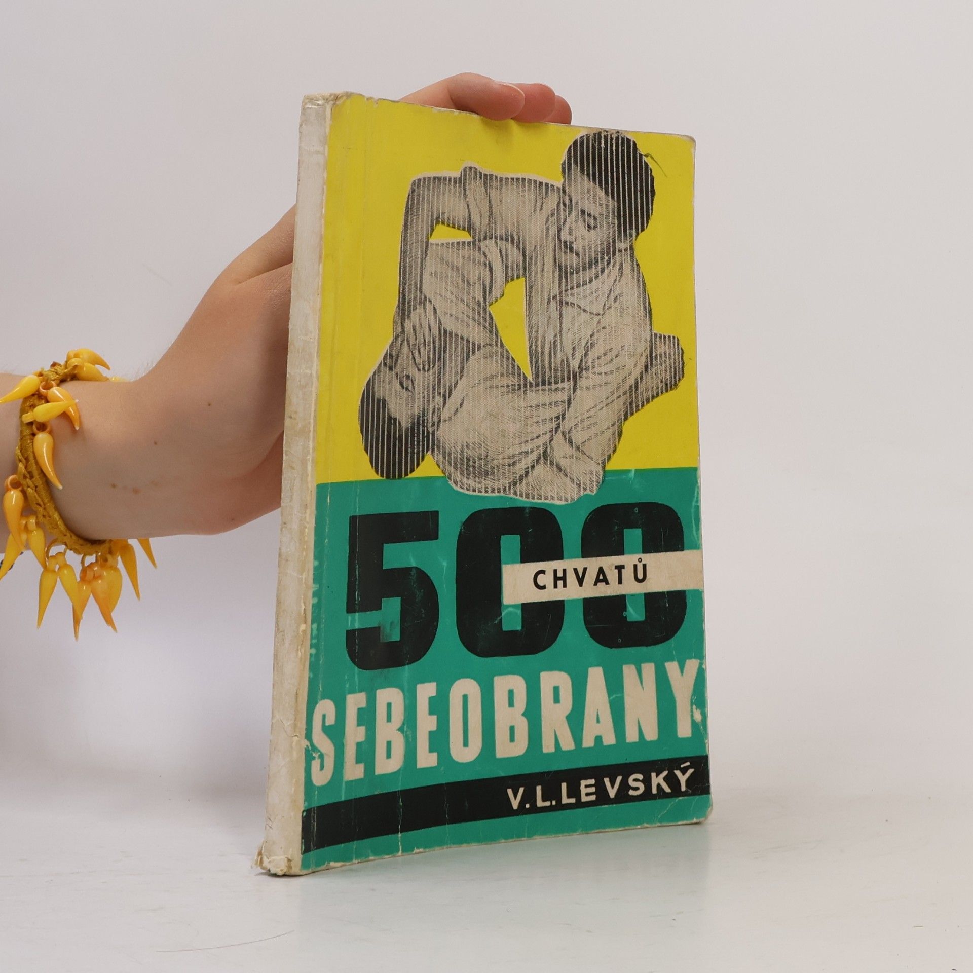 500 chvatů sebeobrany