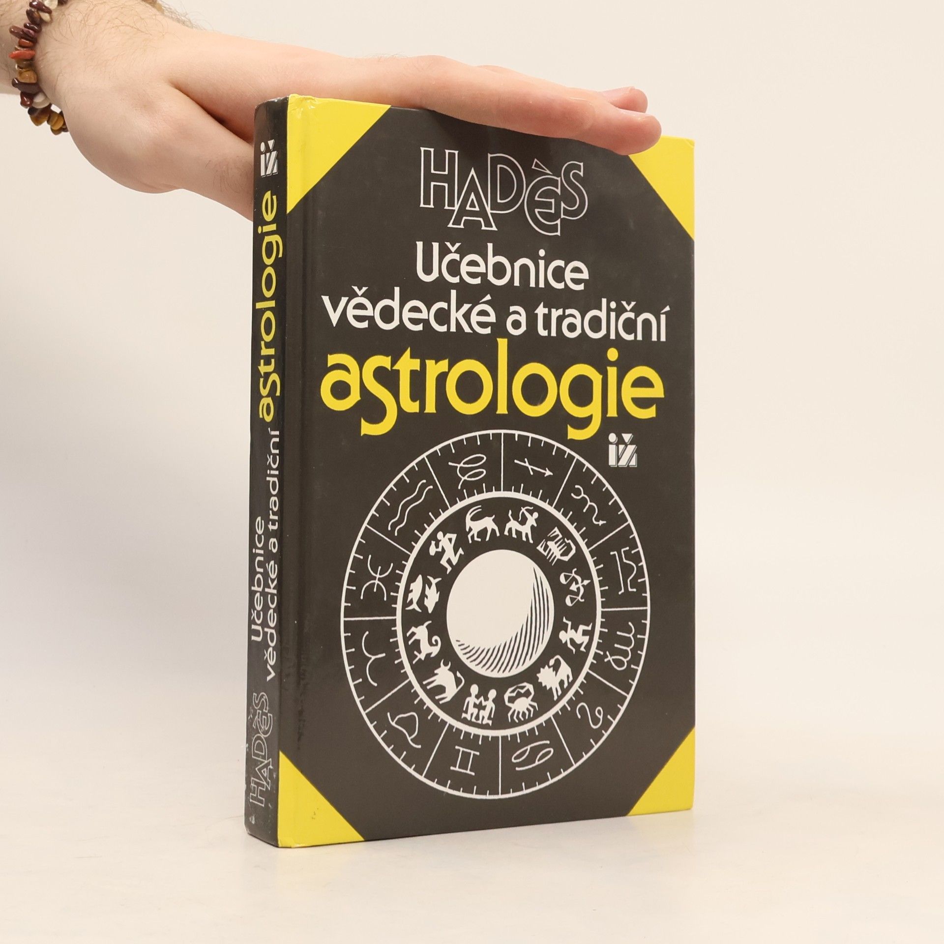 Učebnice vědecké a tradiční astrologie