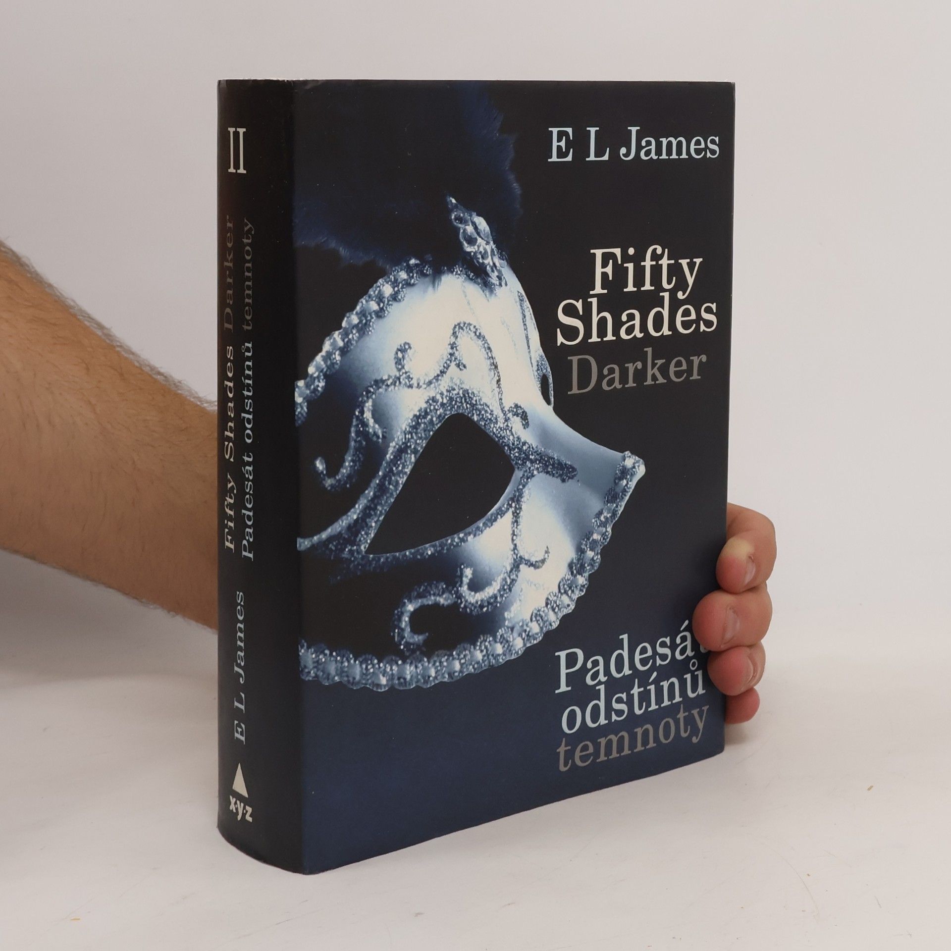 E. L. James Padesát odstínů temnoty