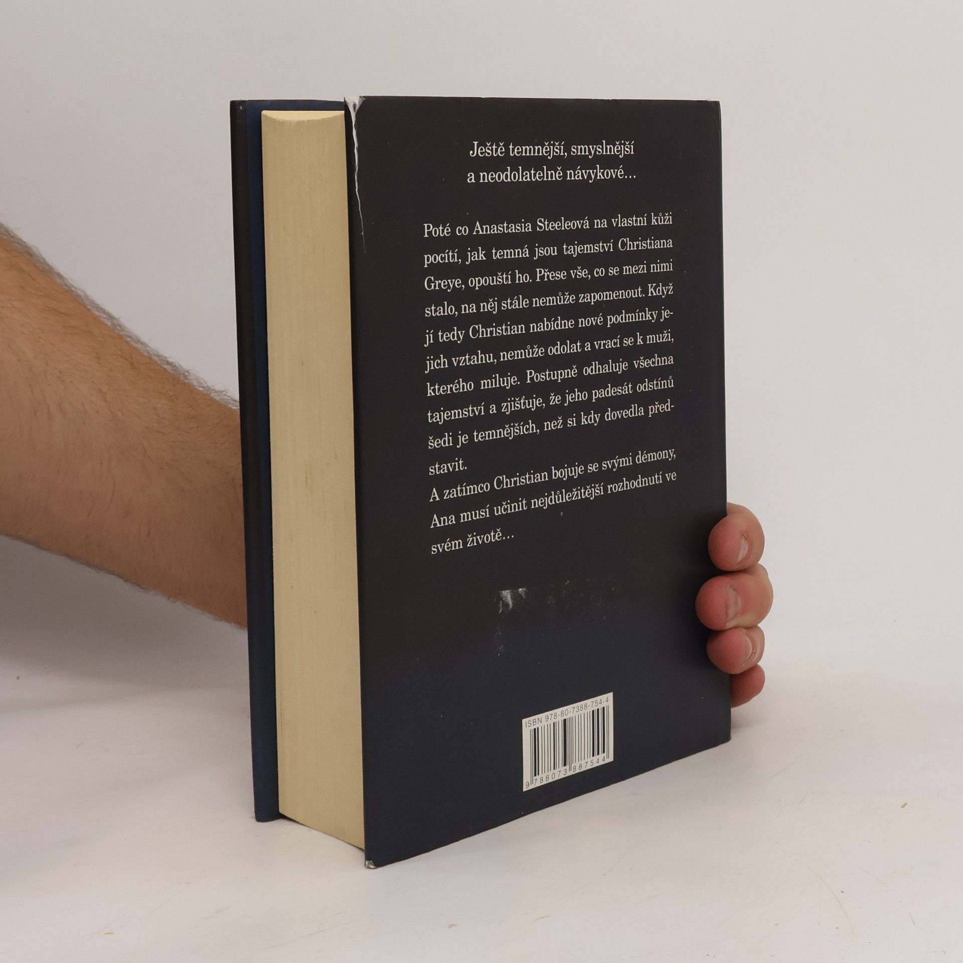 E. L. James Padesát odstínů temnoty