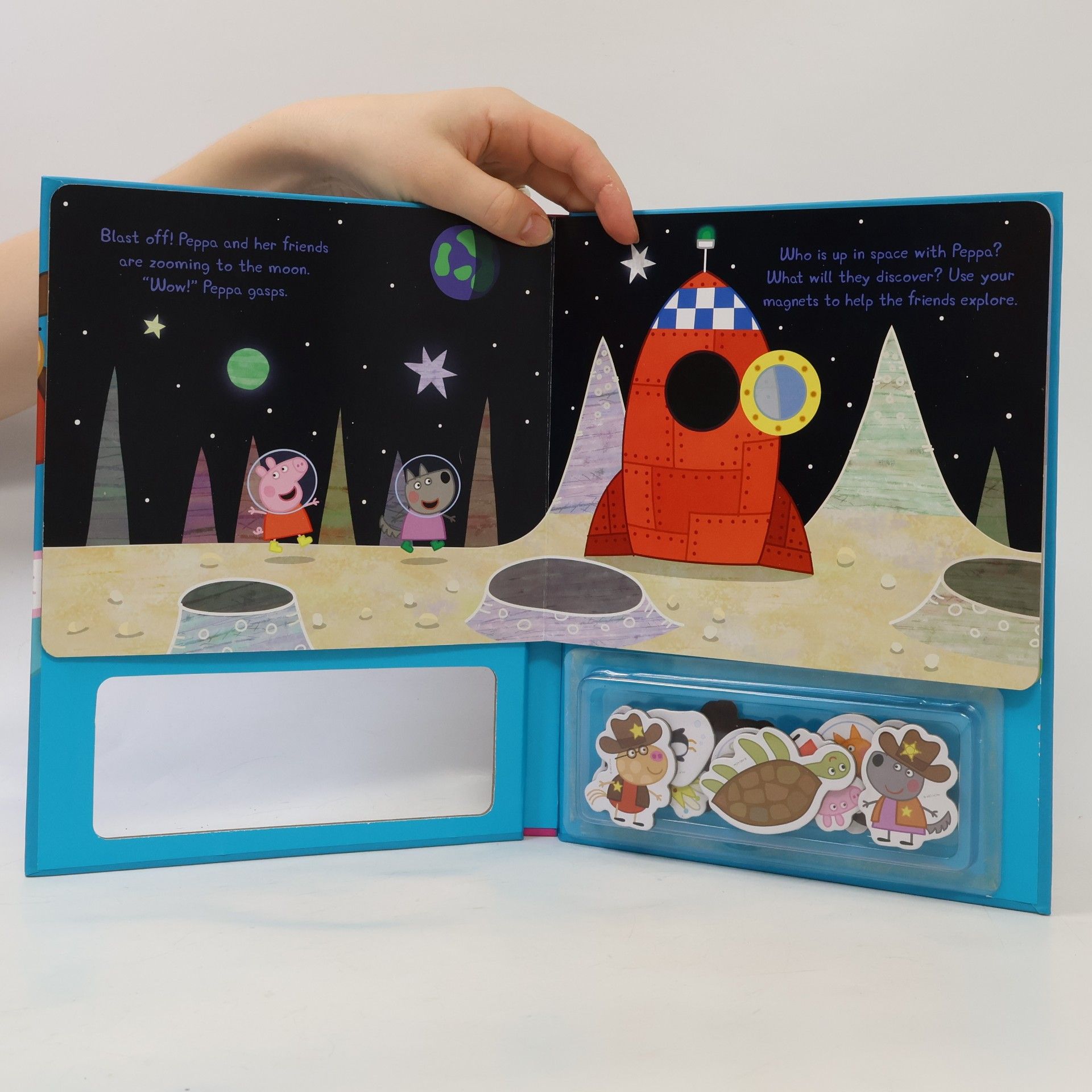 Peppa Pig Peppa Pig: Peppa and Friends Magnet Book