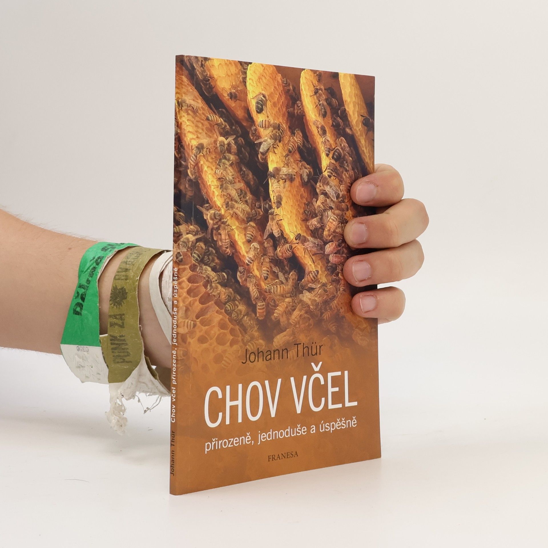 Aleš Cimala Chov včel. Přirozeně, jednoduše a úspěšně