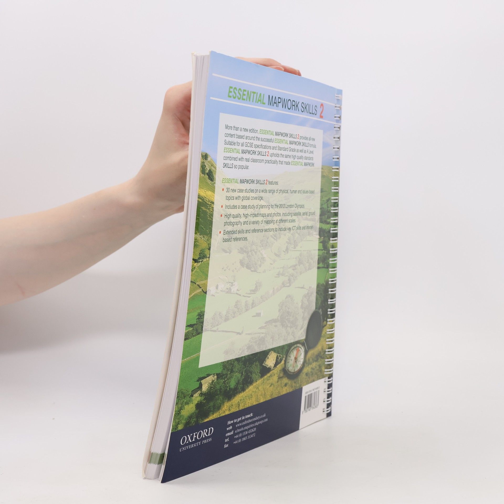 Simon Ross Essential Mapwork Skills 2