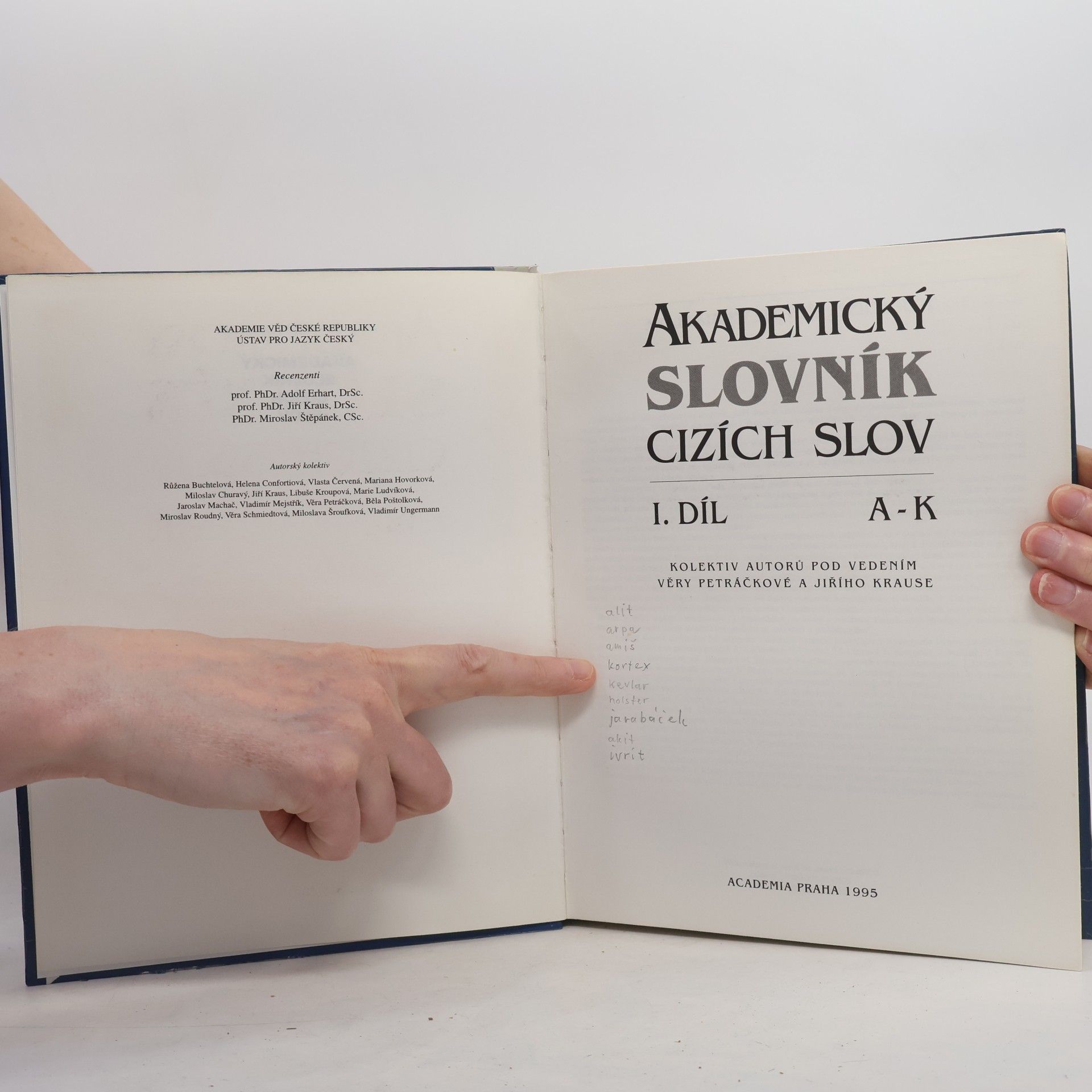 Věra Petráčková Akademický slovník cizích slov 1. A-K