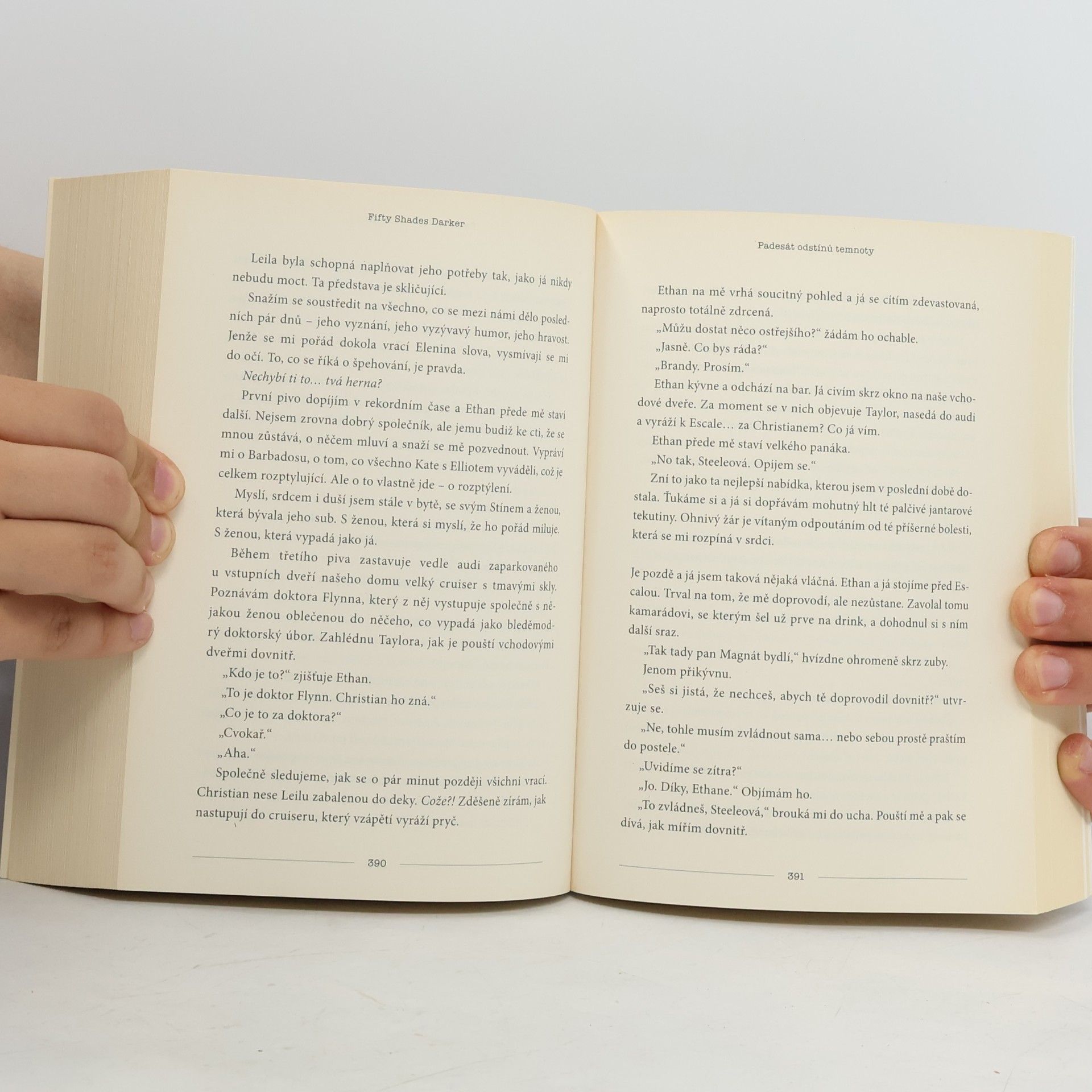 E. L. James Padesát odstínů temnoty