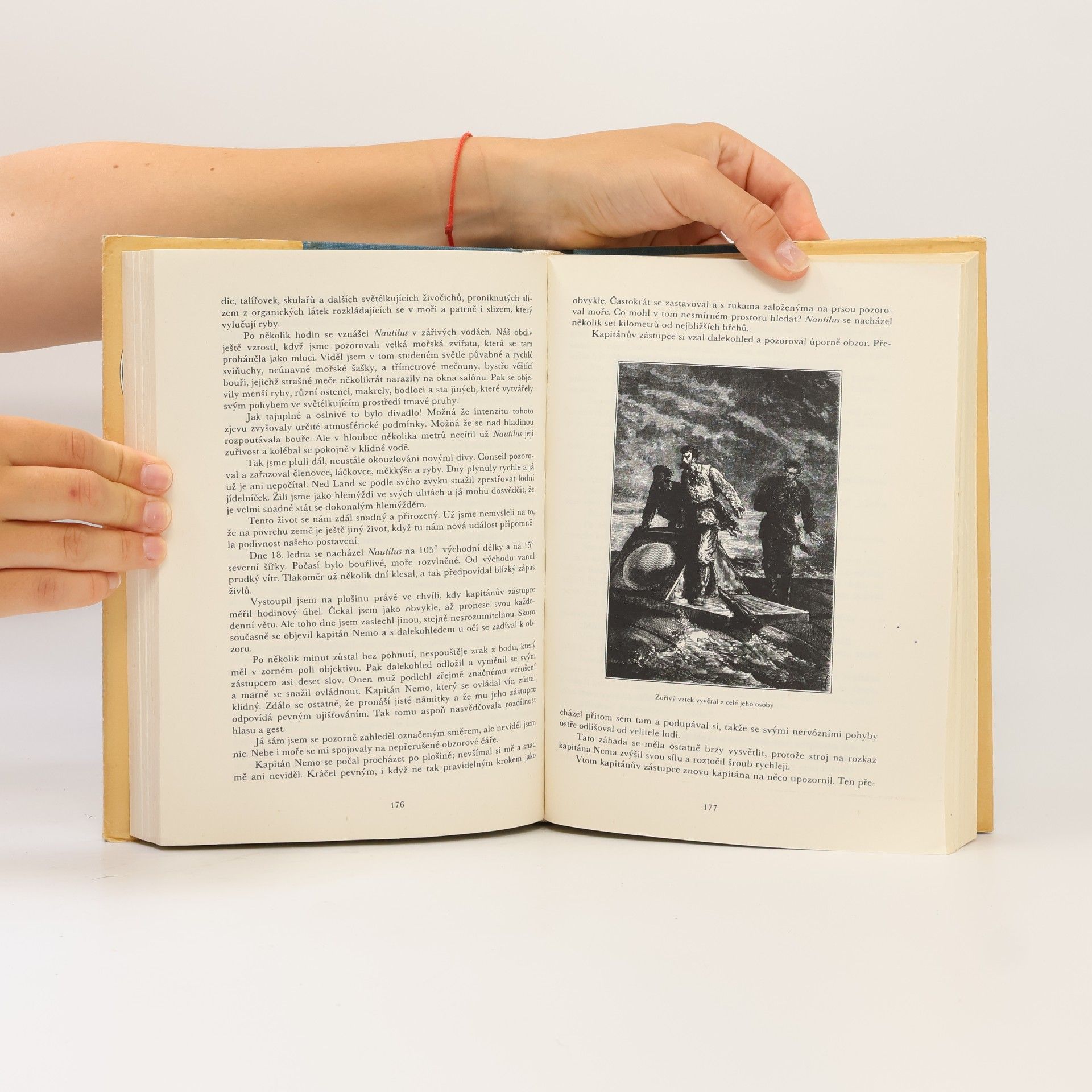Jules Verne Dvacet tisíc mil pod mořem