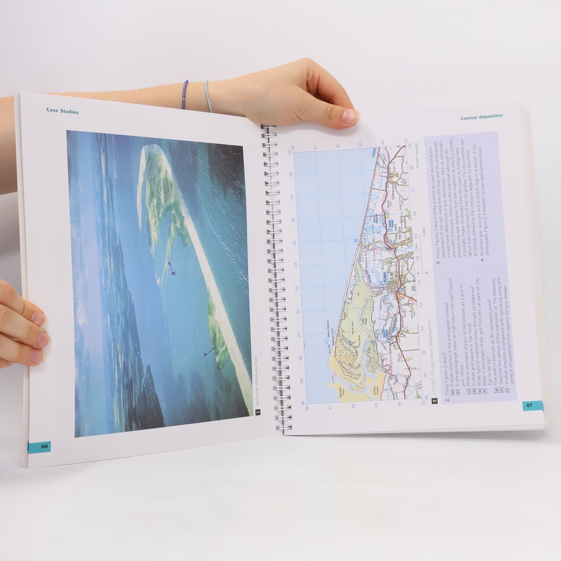 Simon Ross Essential Mapwork Skills 1