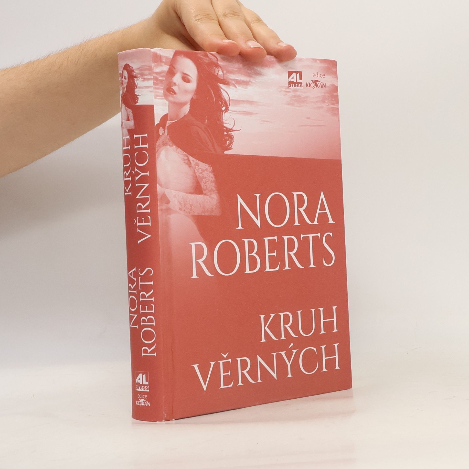 Nora Roberts Kruh věrných