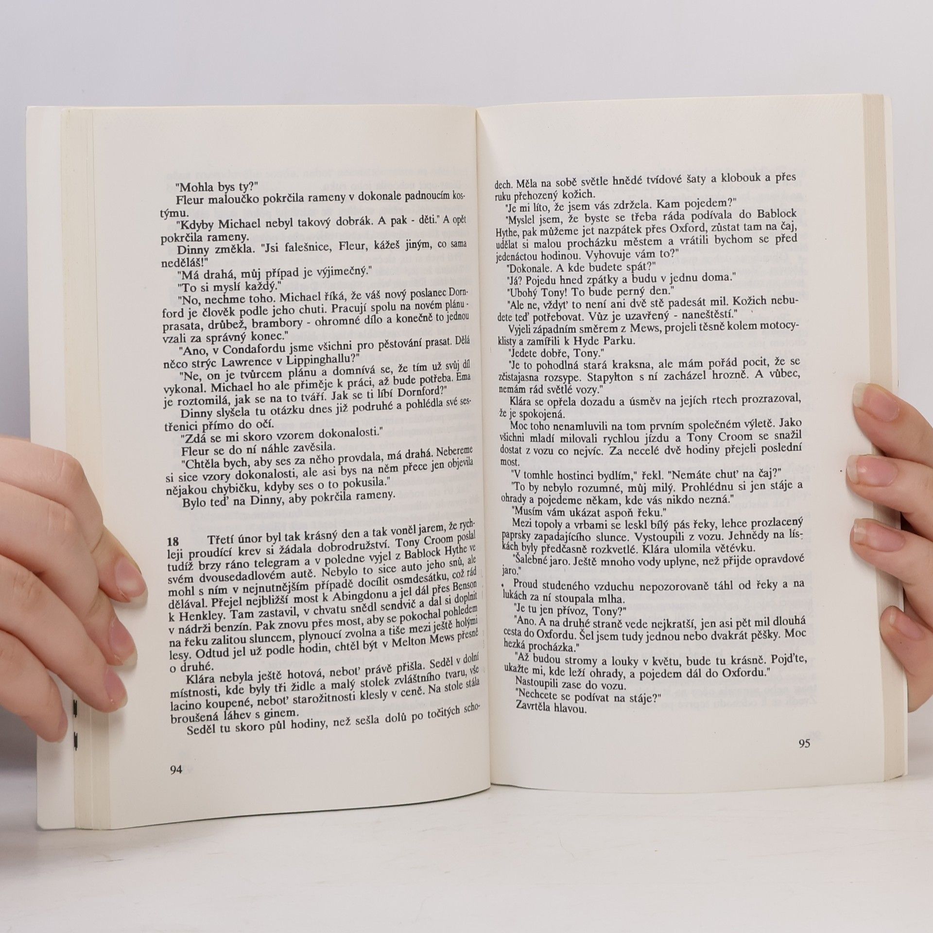 John Galsworthy Sága rodu Forsytů : Napříč proudem