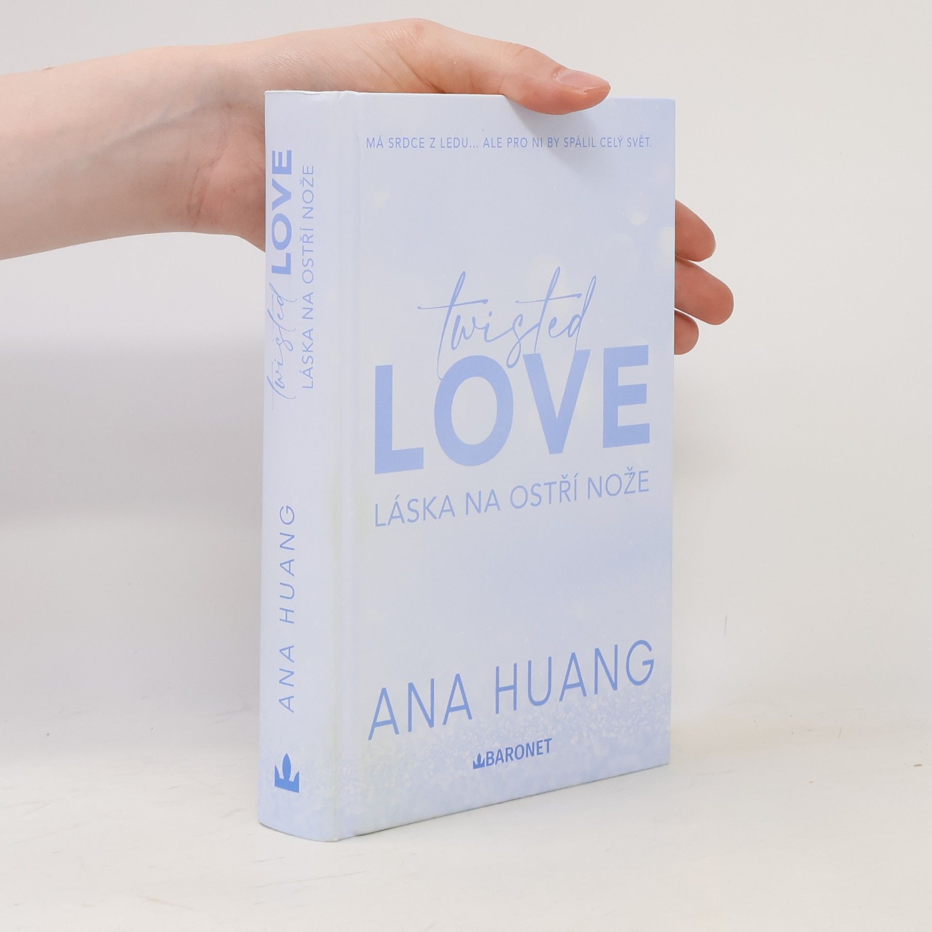 Ana Huang Twisted love. Láska na ostří nože