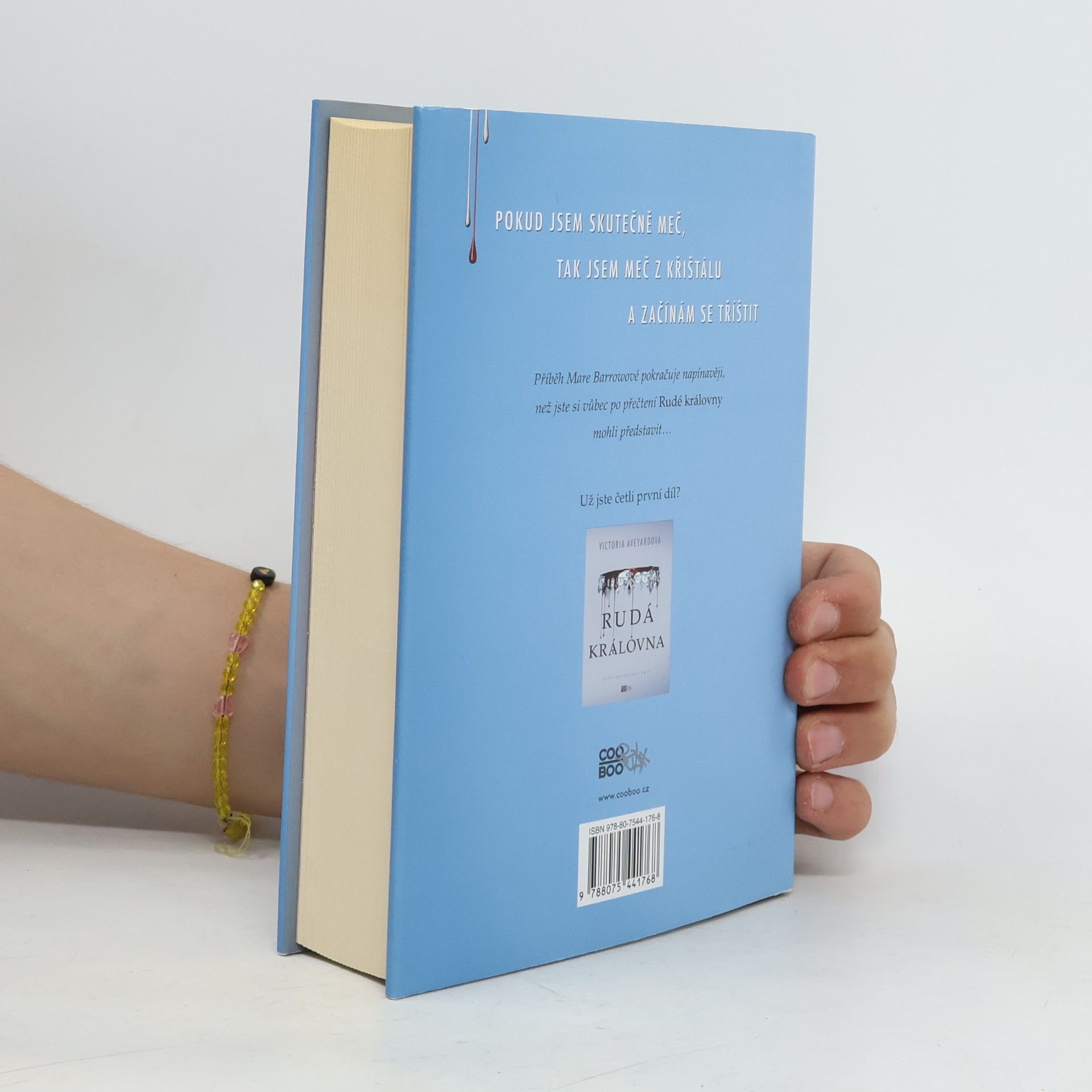 Victoria Aveyard Křišťálový meč