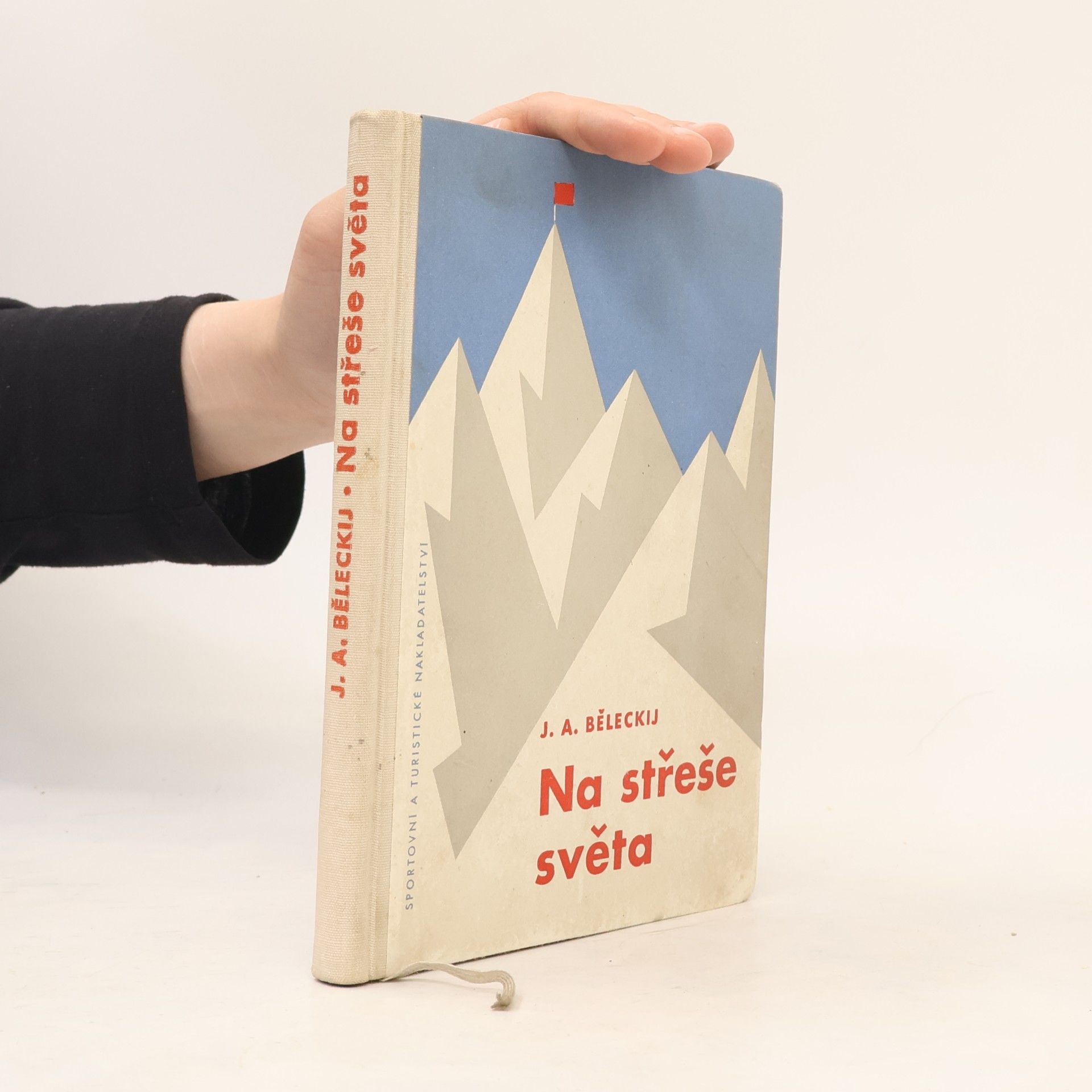 Jevgenij Adrianovič Běleckij Na střeše světa