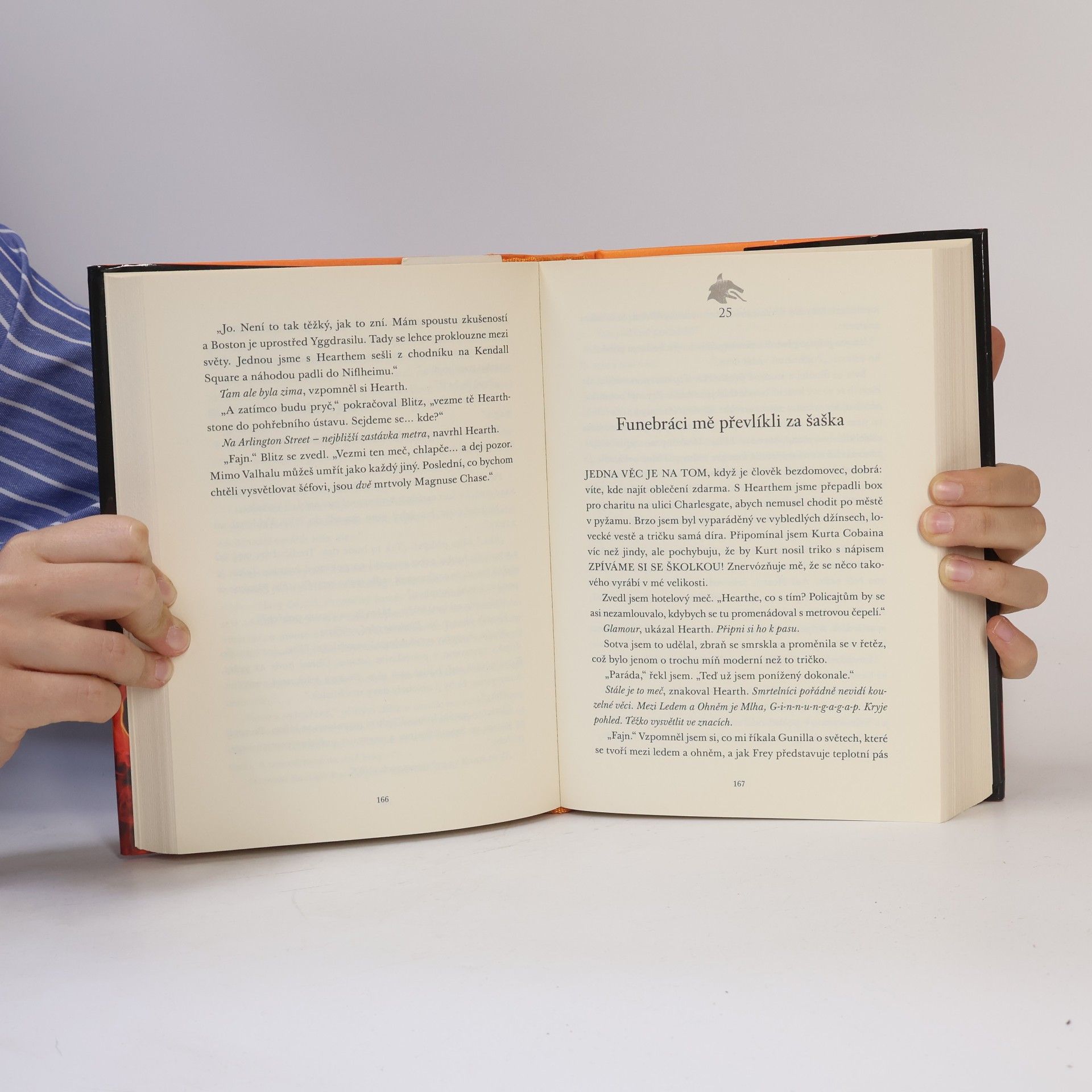 Rick Riordan Magnus Chase a bohové Ásgardu. Prastarý meč