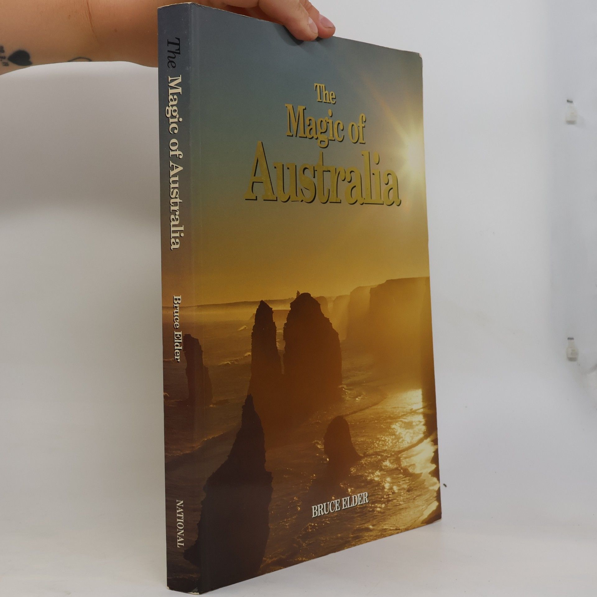 Bruce Elder The Magic of Australia