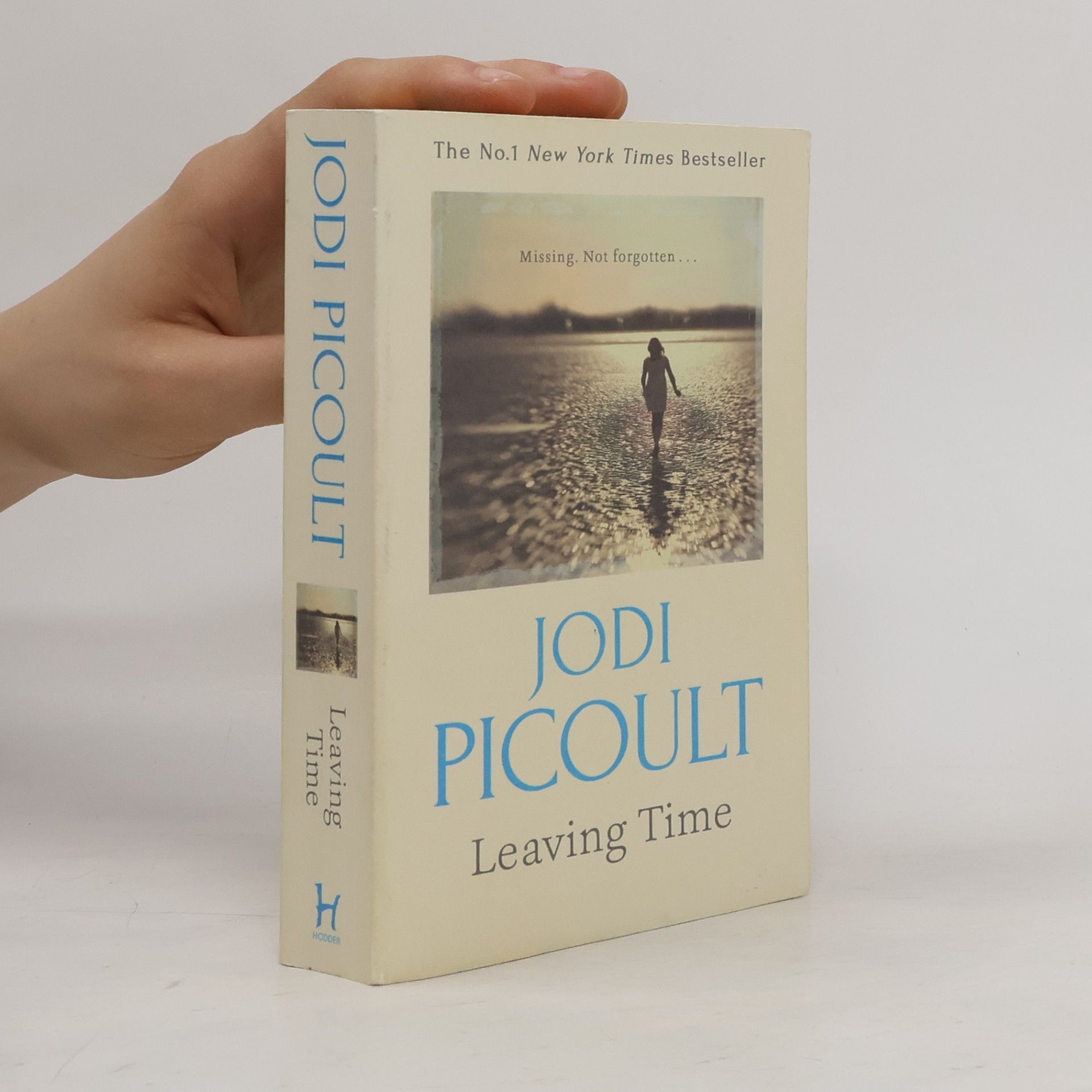 Jodi Picoult Leaving time
