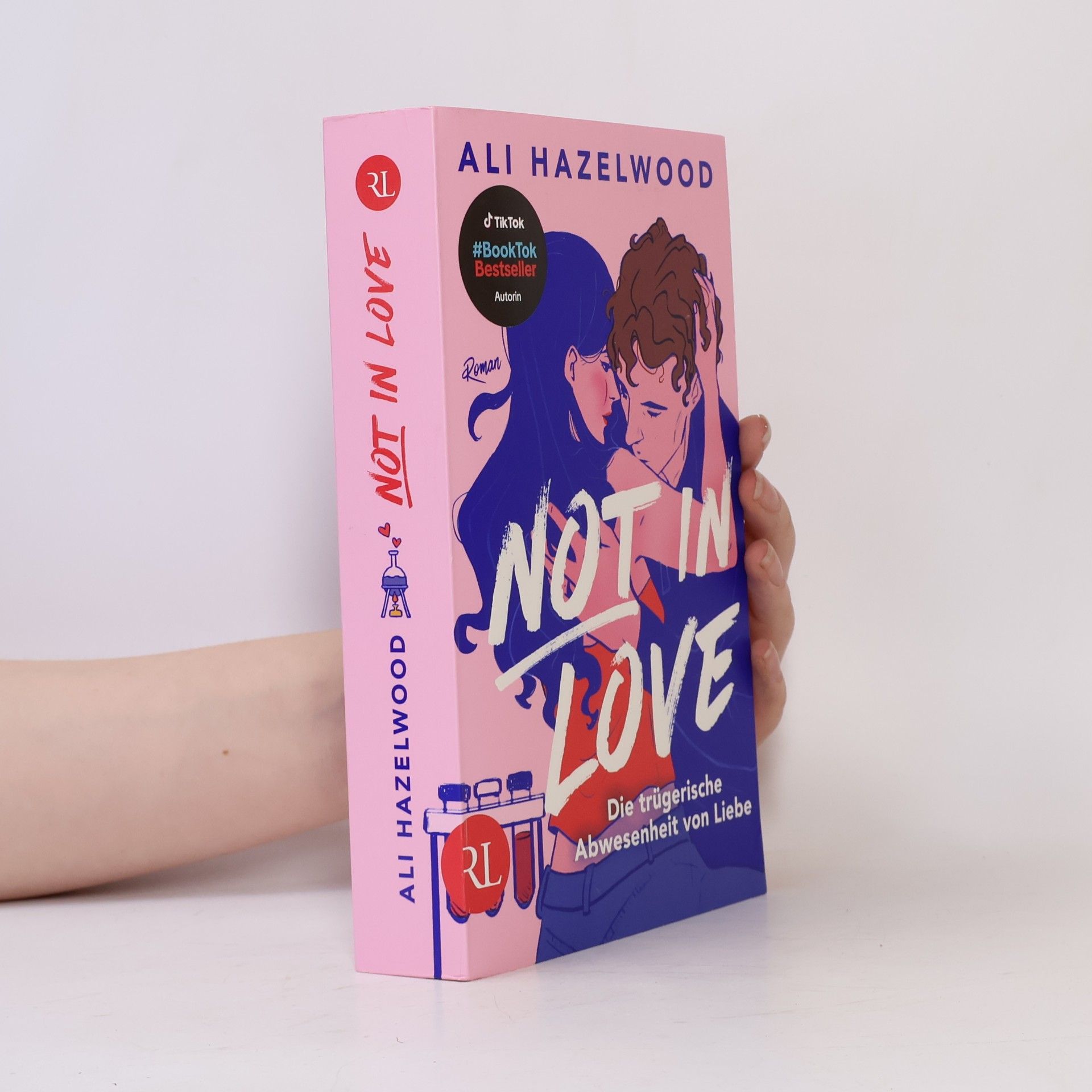 Ali Hazelwood Not in Love - Die trügerische Abwesenheit von Liebe
