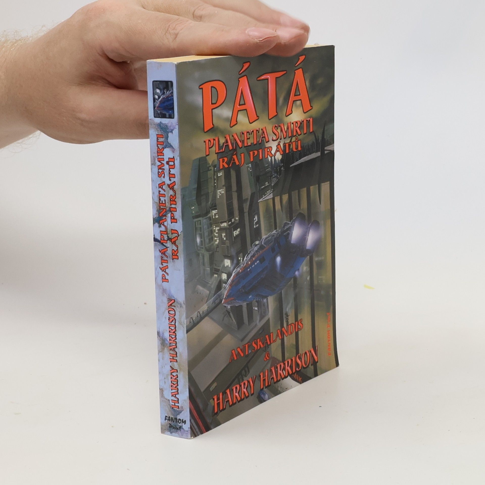 Pátá planeta smrti, Ráj pirátů