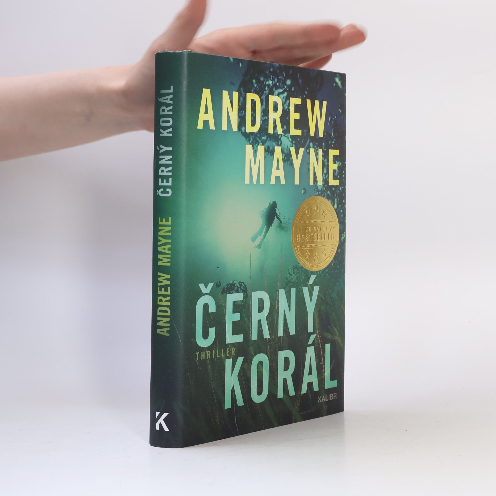 Andrew Mayne Černý korál