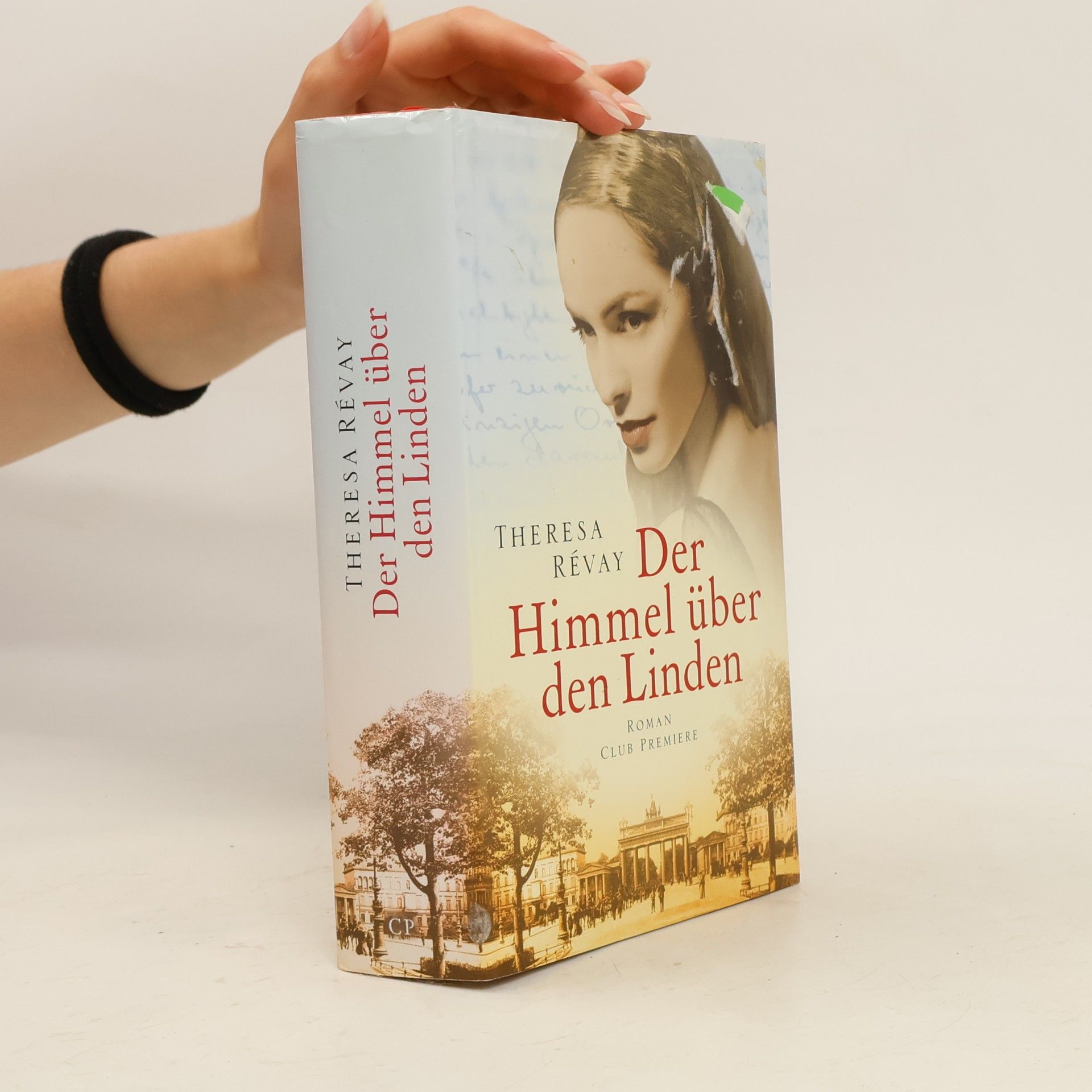 Theresa Révay Der Himmel über den Linden