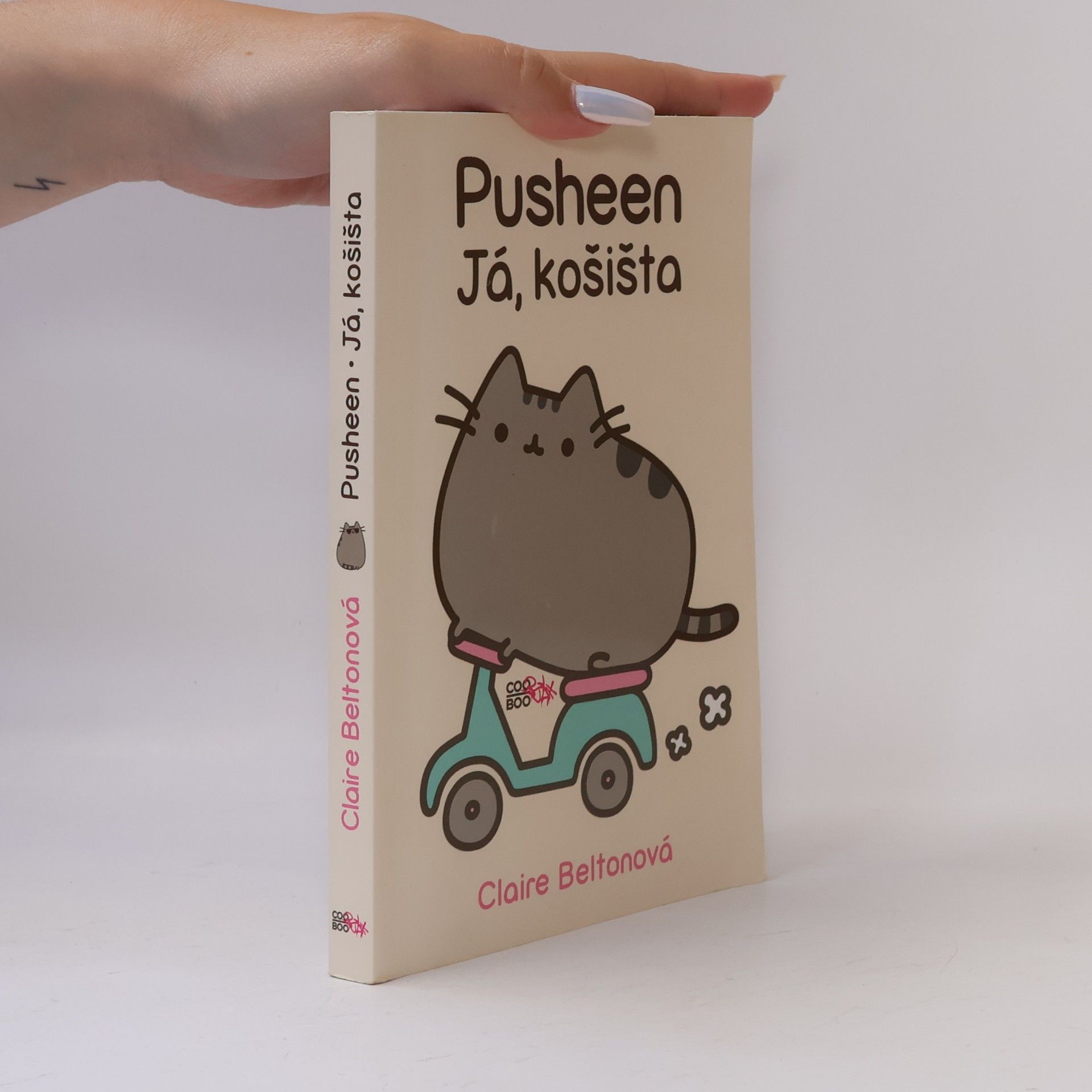 Claire Belton Pusheen. Já, košišta