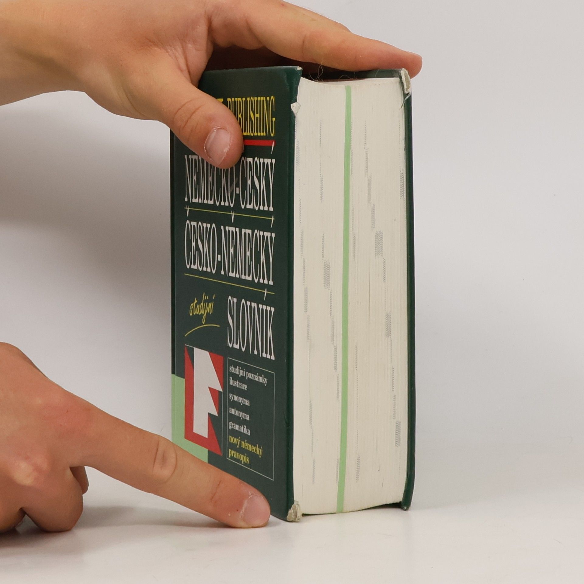 Autorenkollektiv Německo-český, česko-německý studijní slovník