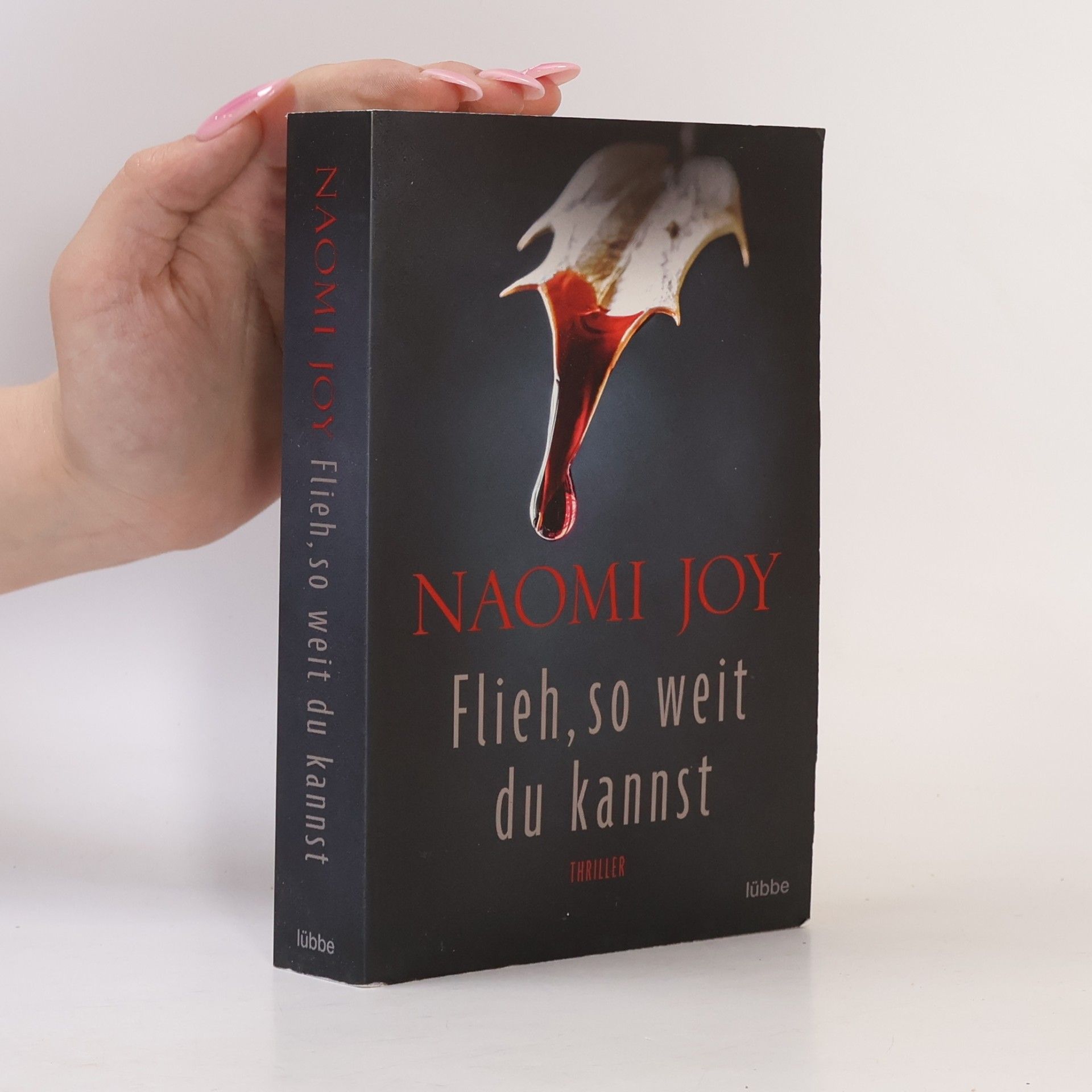 Naomi Joy Flieh, so weit du kannst