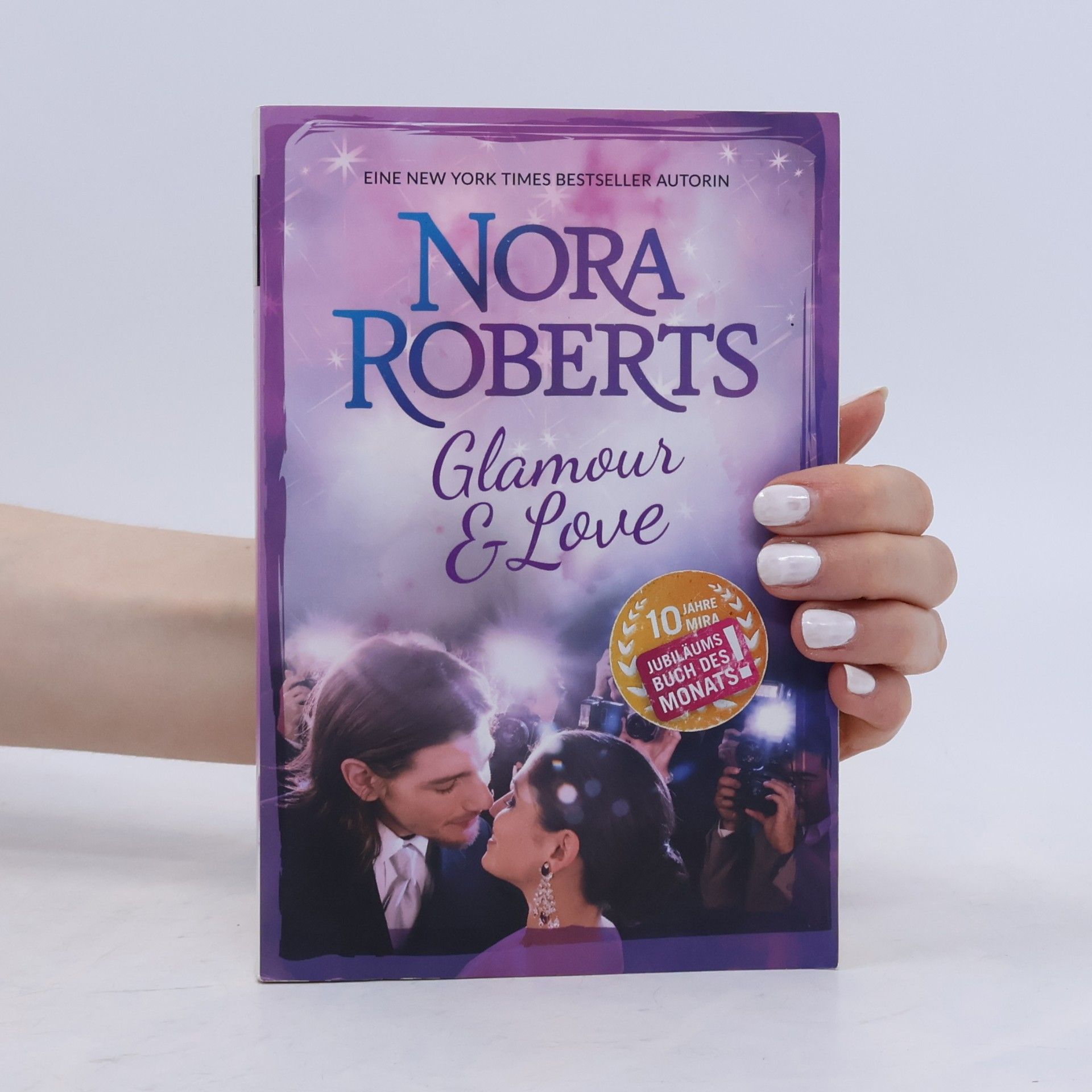 Nora Roberts Glamour & Love