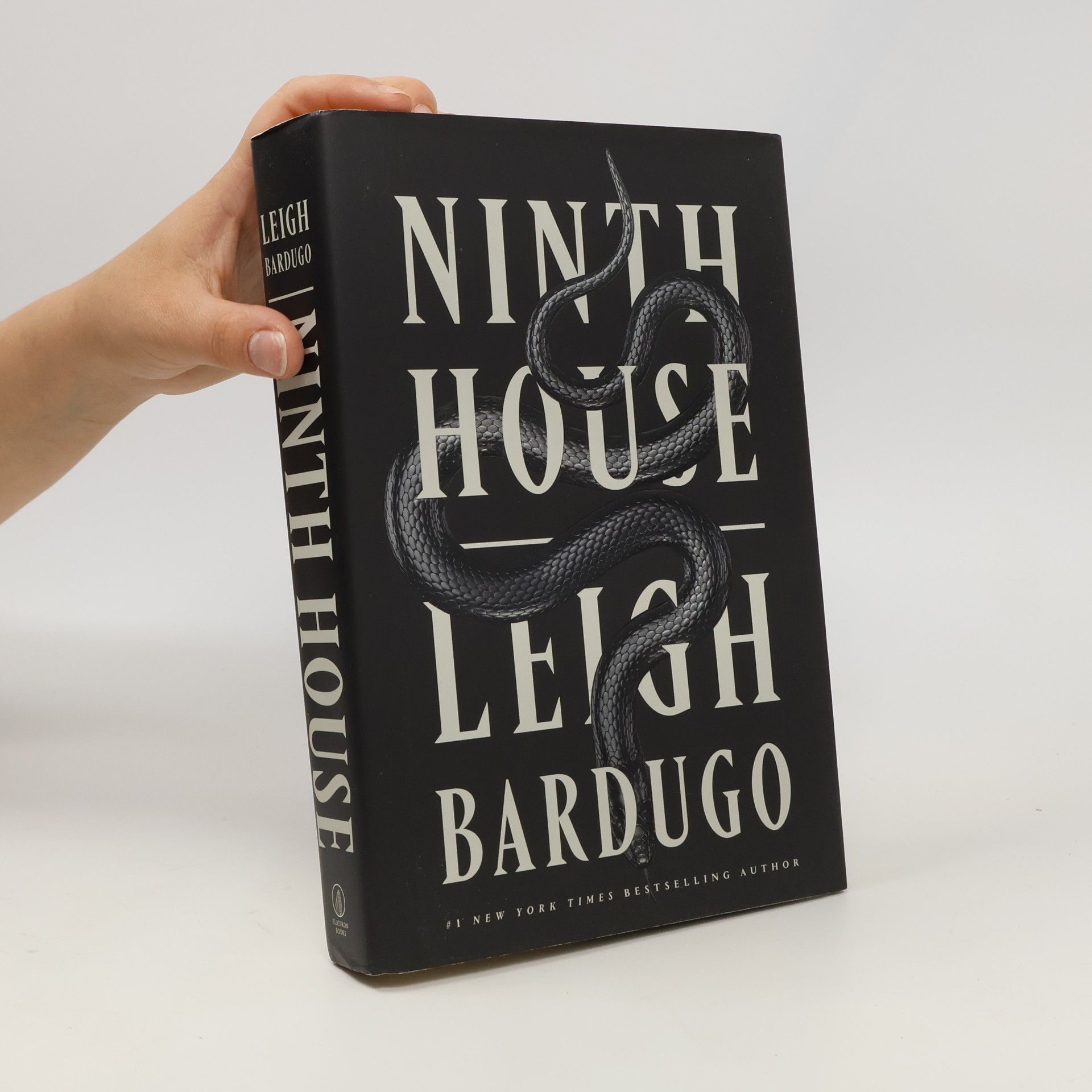 Leigh Bardugo Ninth House