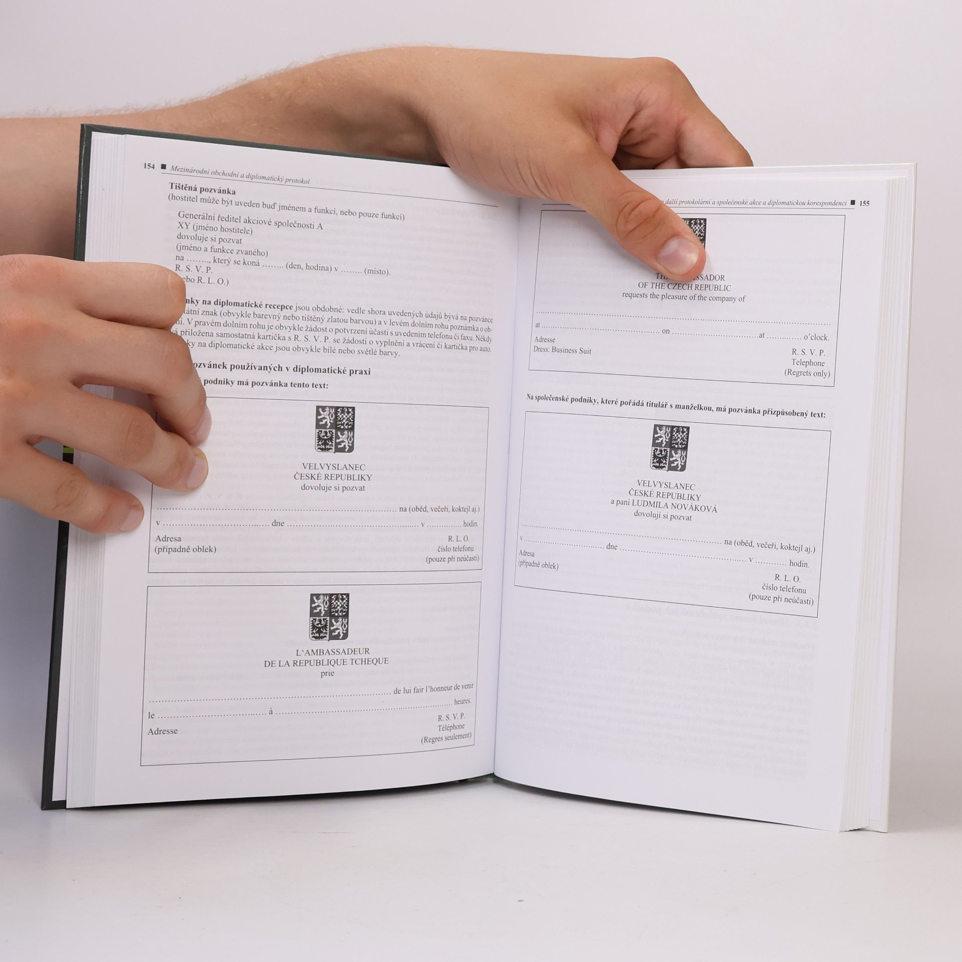 Soňa Gullová Mezinárodní obchodní a diplomatický protokol