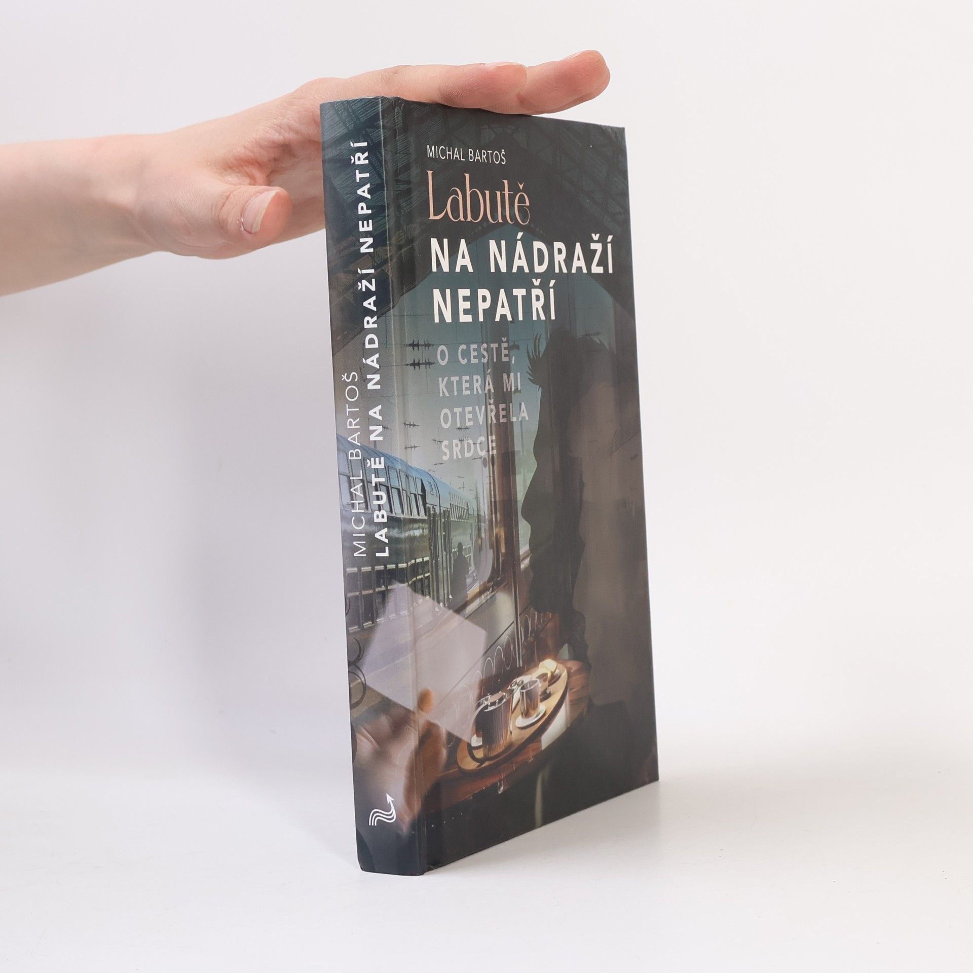 Michal Bartoš Labutě na nádraží nepatří