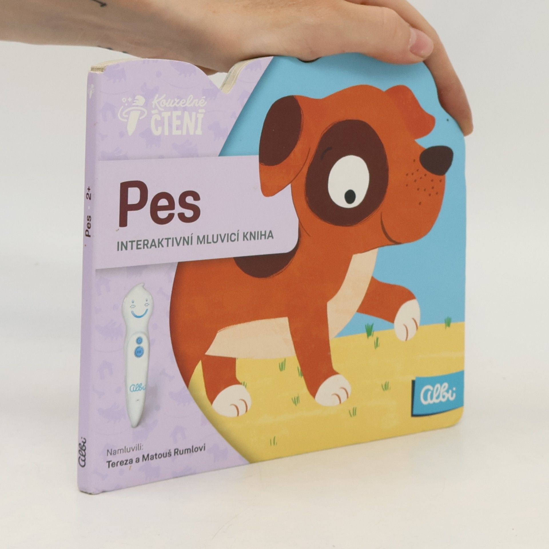 Pes : interaktivní mluvicí kniha
