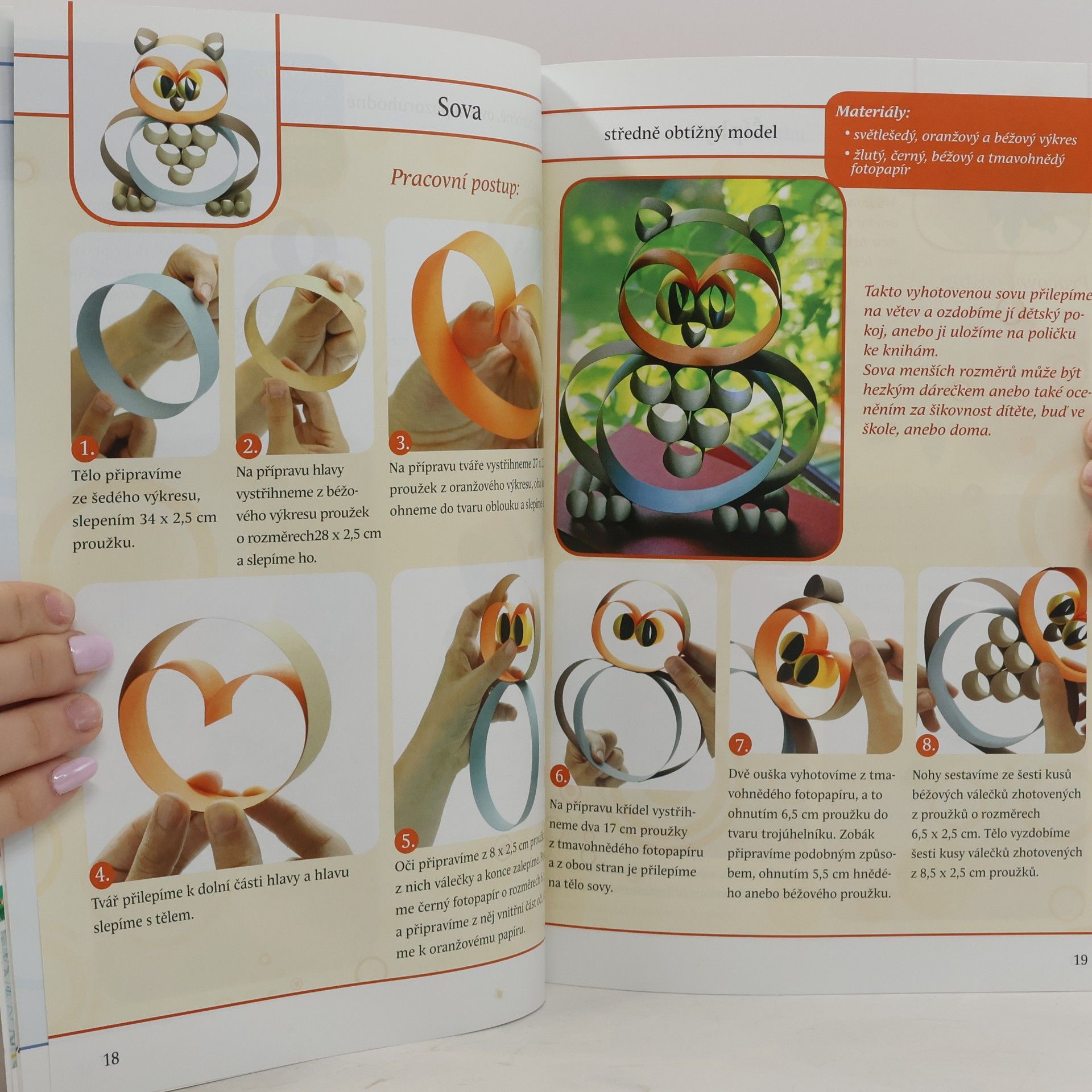 Autorenkollektiv Zázraky z papíru - Kreativní nápady z papírových proužků