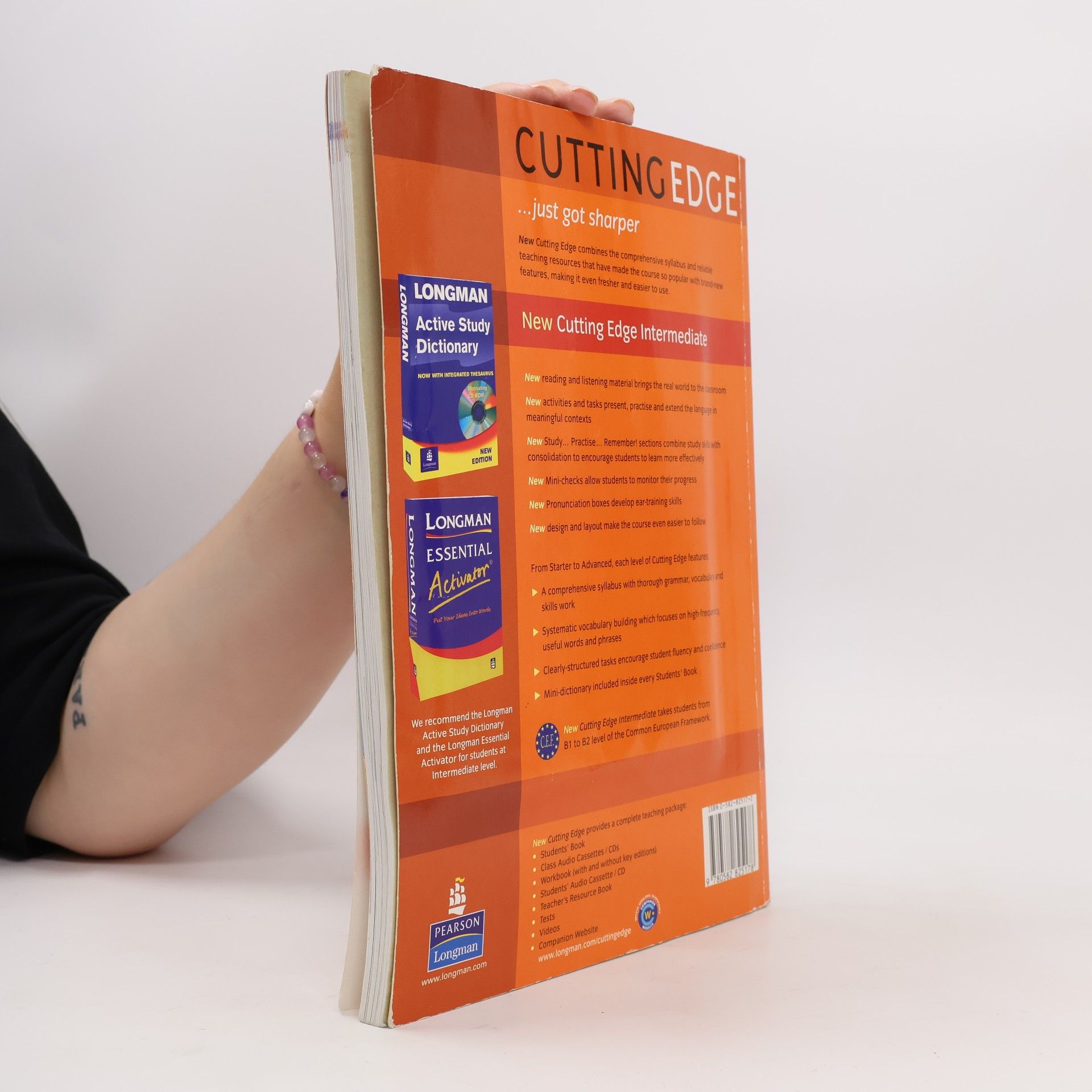Sarah Cunningham New Cutting Edge Intermediate. Student's Book