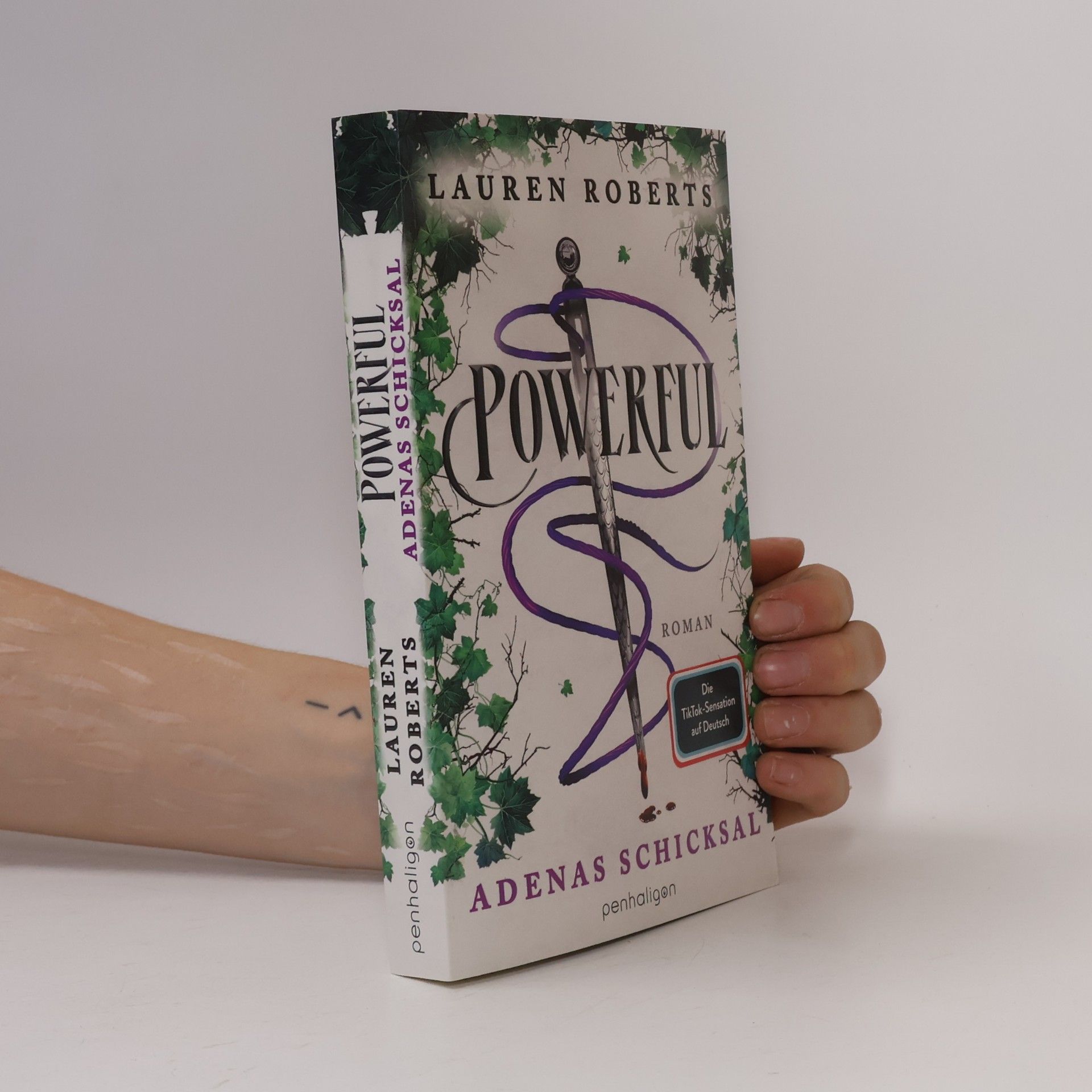 Powerful - Adenas Schicksal