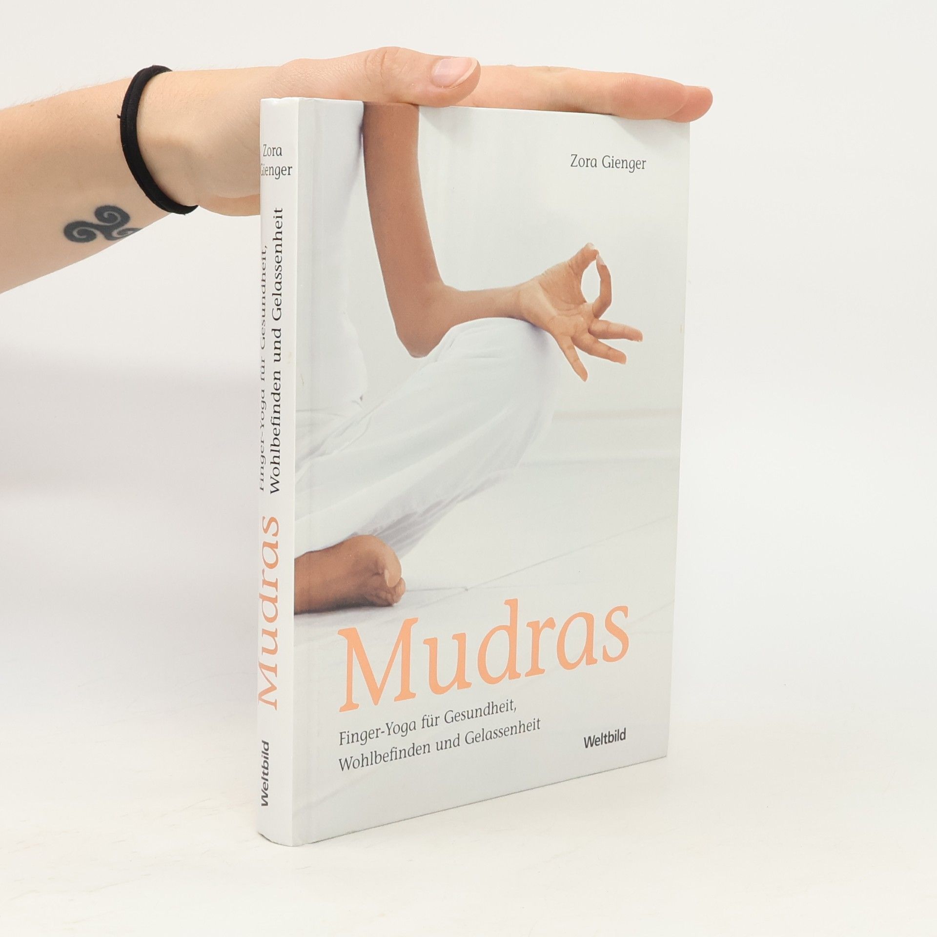 Zora Gienger Mudras