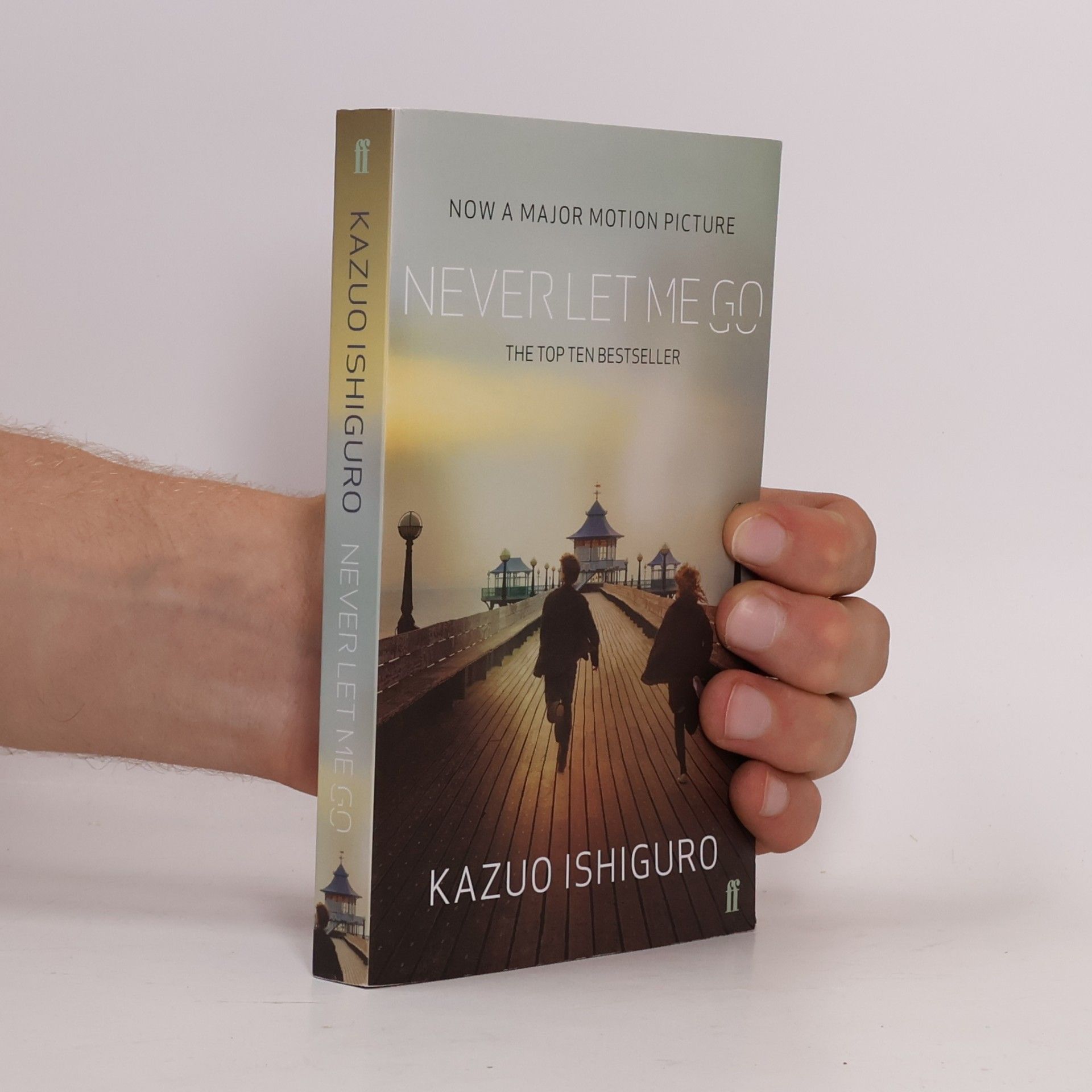 Kazuo Ishiguro Never Let Me Go