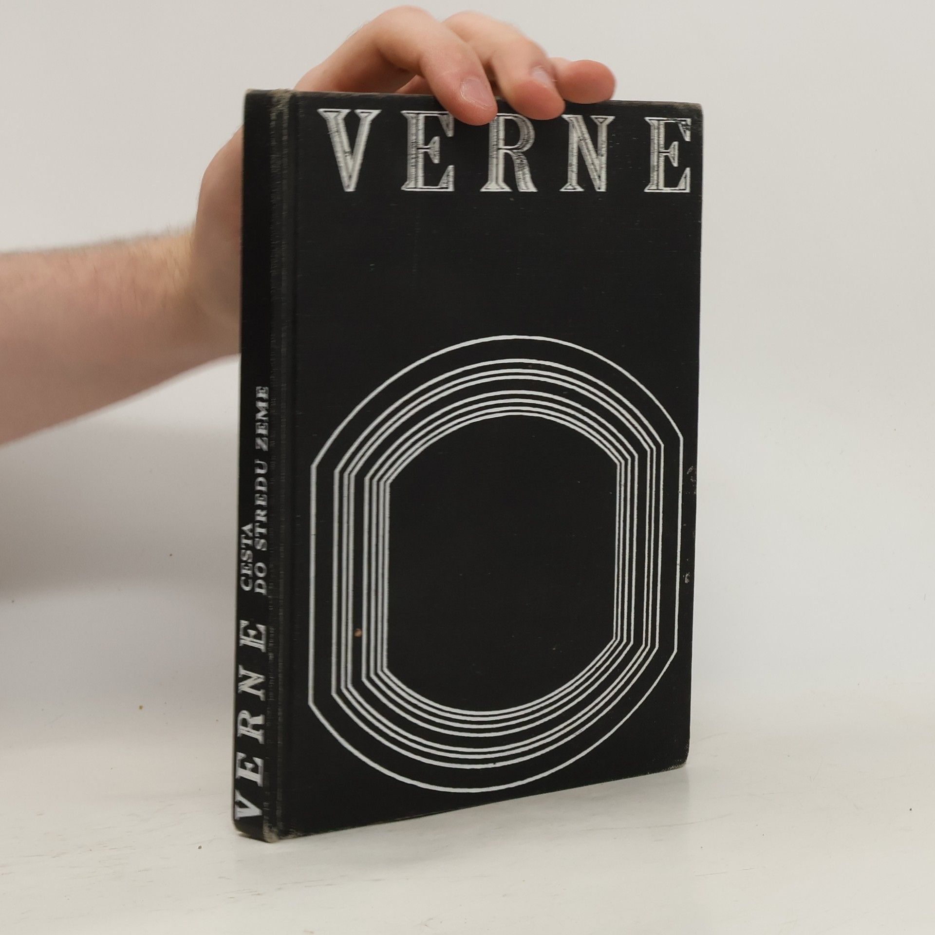 Jules Verne Cesta do stredu Zeme