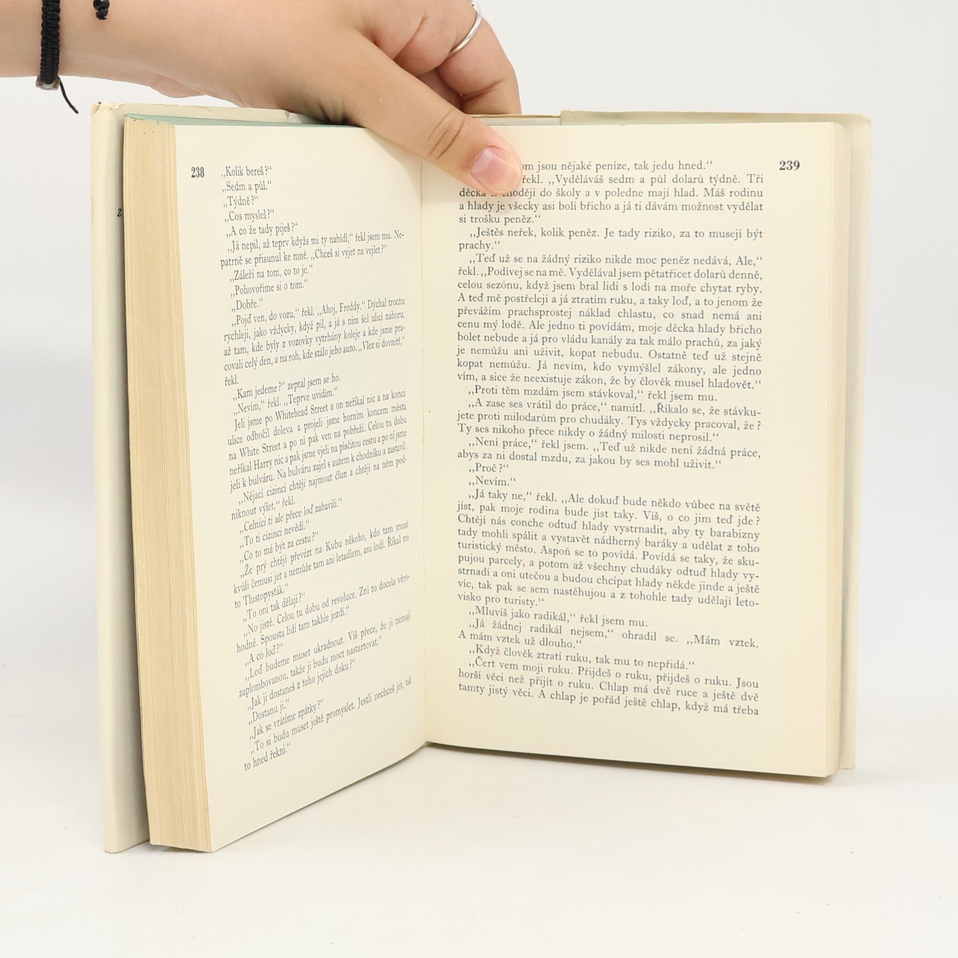 Ernest Hemingway Zelené pahorky africké. Mít a nemít. Pátá kolona
