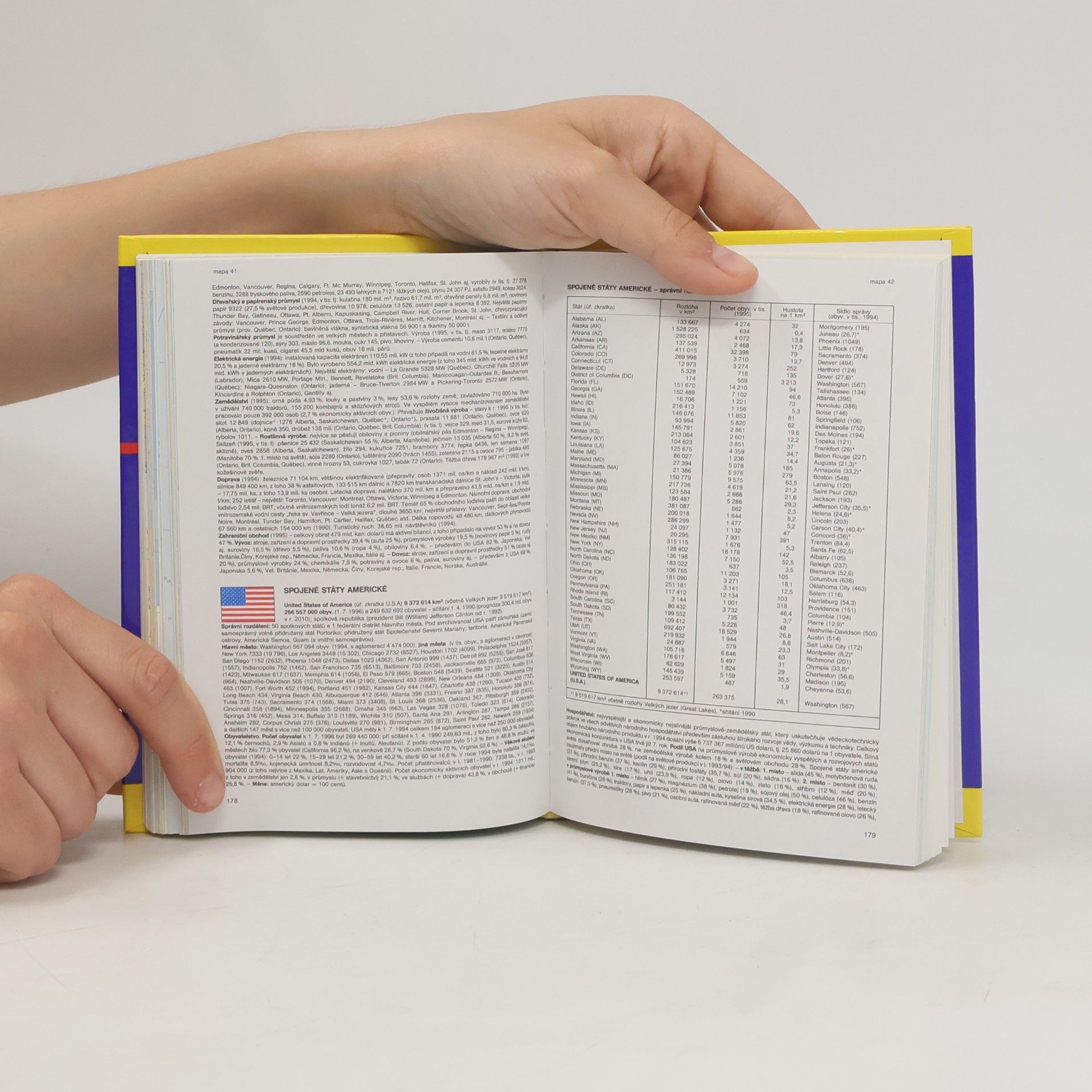 Autorenkollektiv Kapesní atlas světa