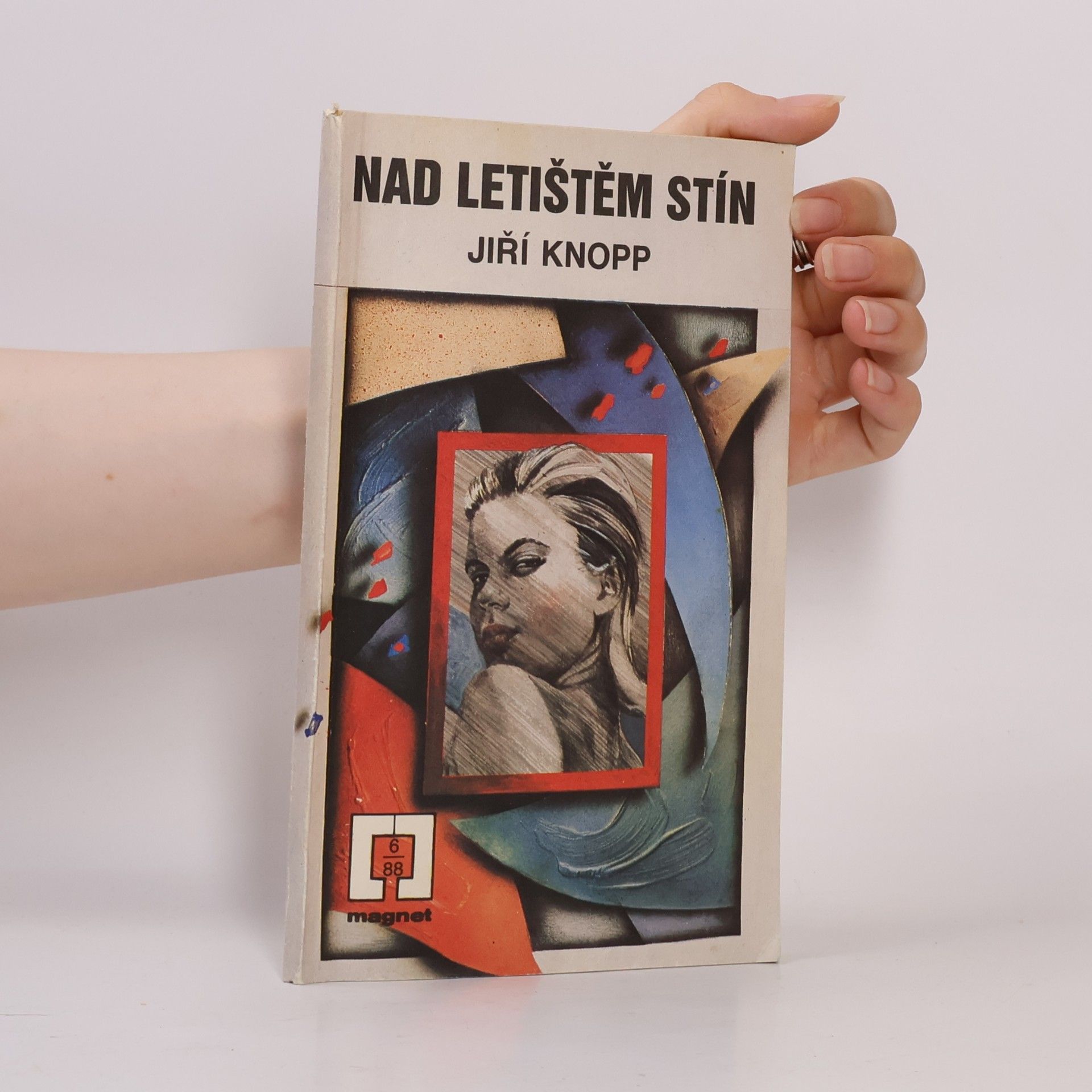 Nad letištěm stín