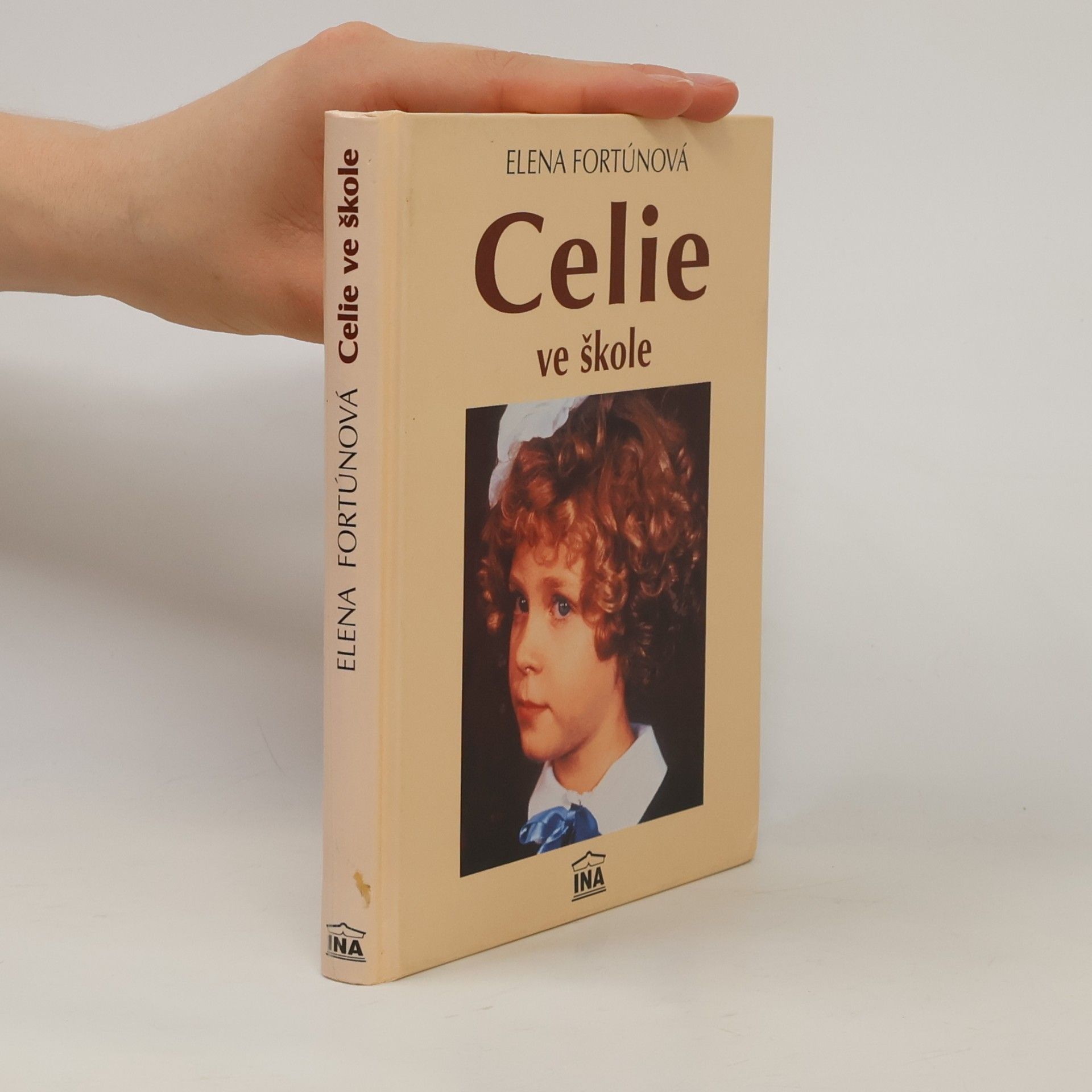 Elena Fortún Celie ve škole