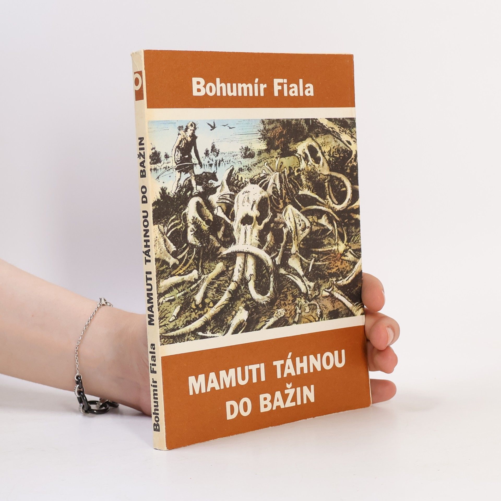 Bohumír Fiala Mamuti táhnou do bažin