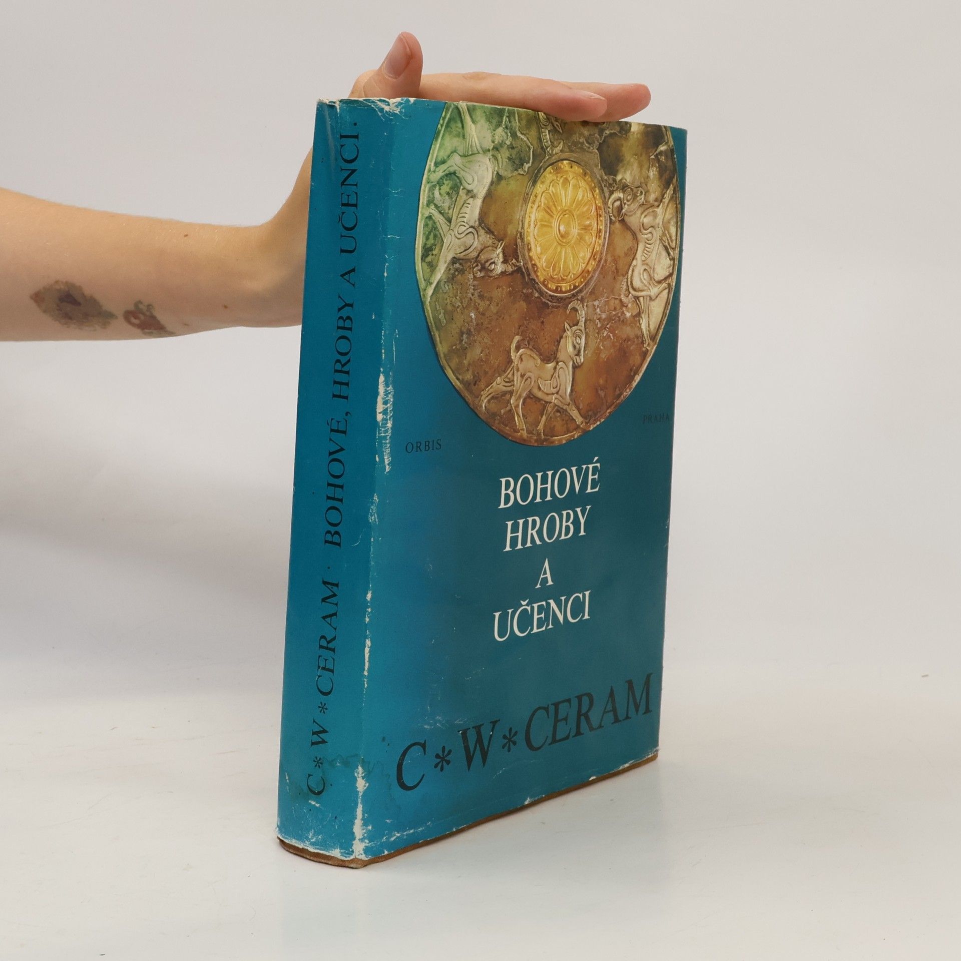 C. W. Ceram Bohové, hroby a učenci